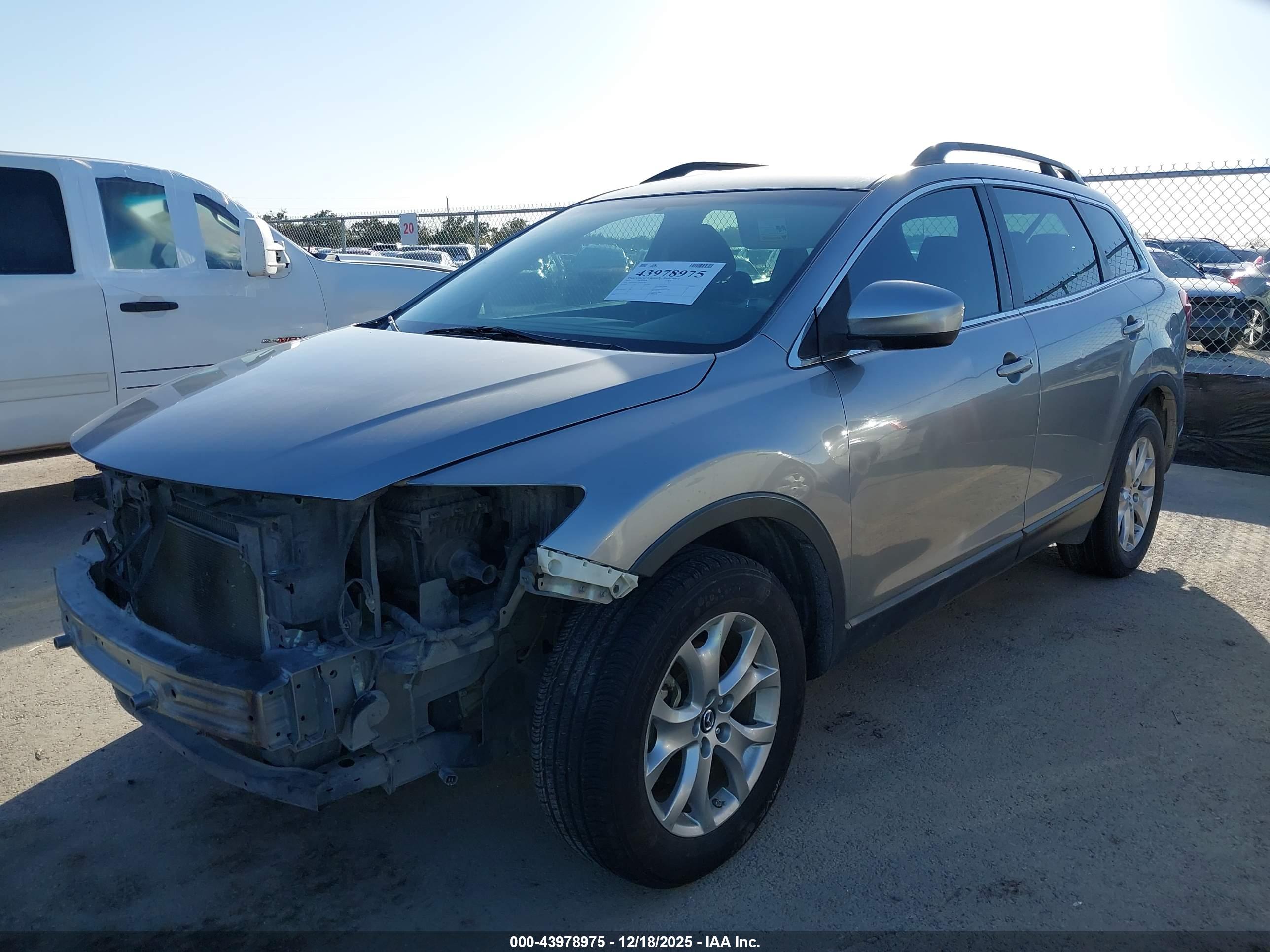 MAZDA CX-9 image 2