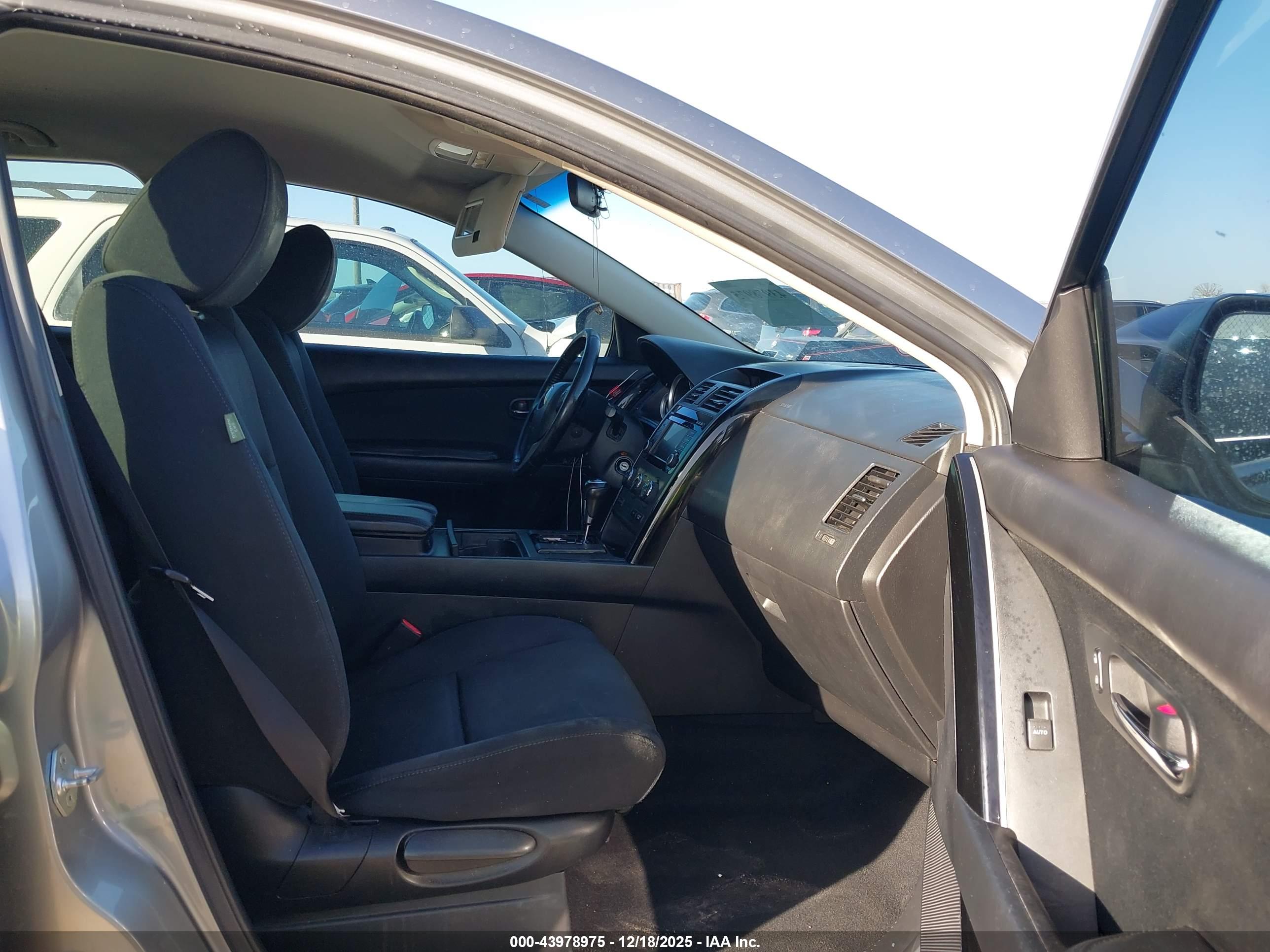 MAZDA CX-9 image 5