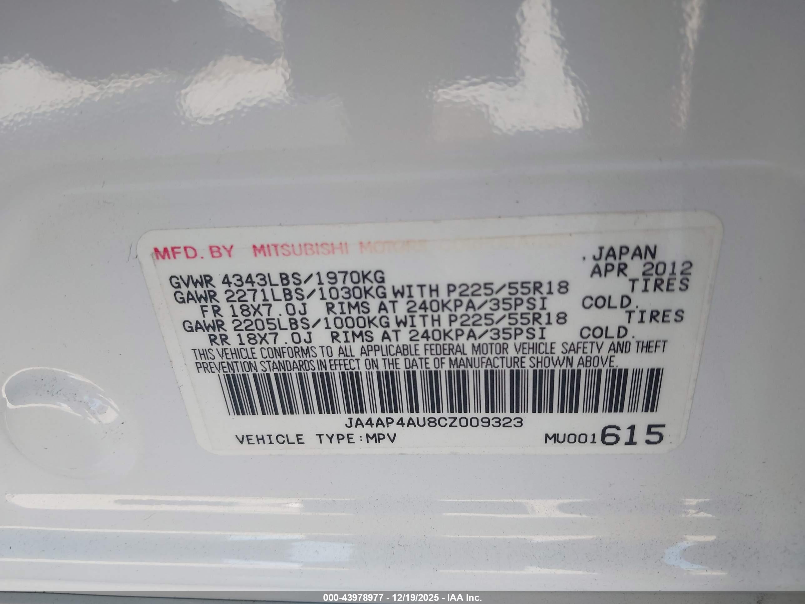 MITSUBISHI OUTLANDER image 9