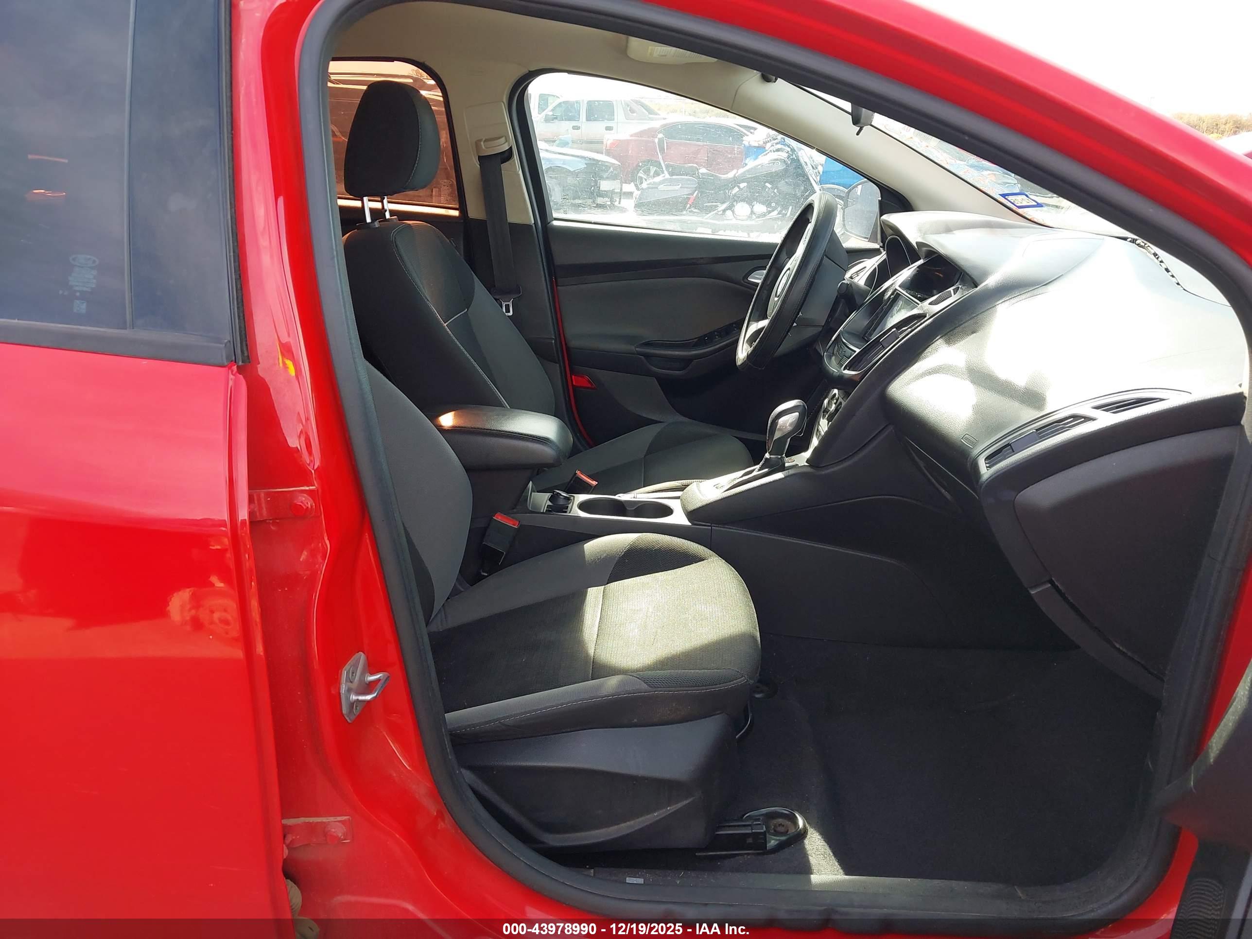 FORD FOCUS image 5