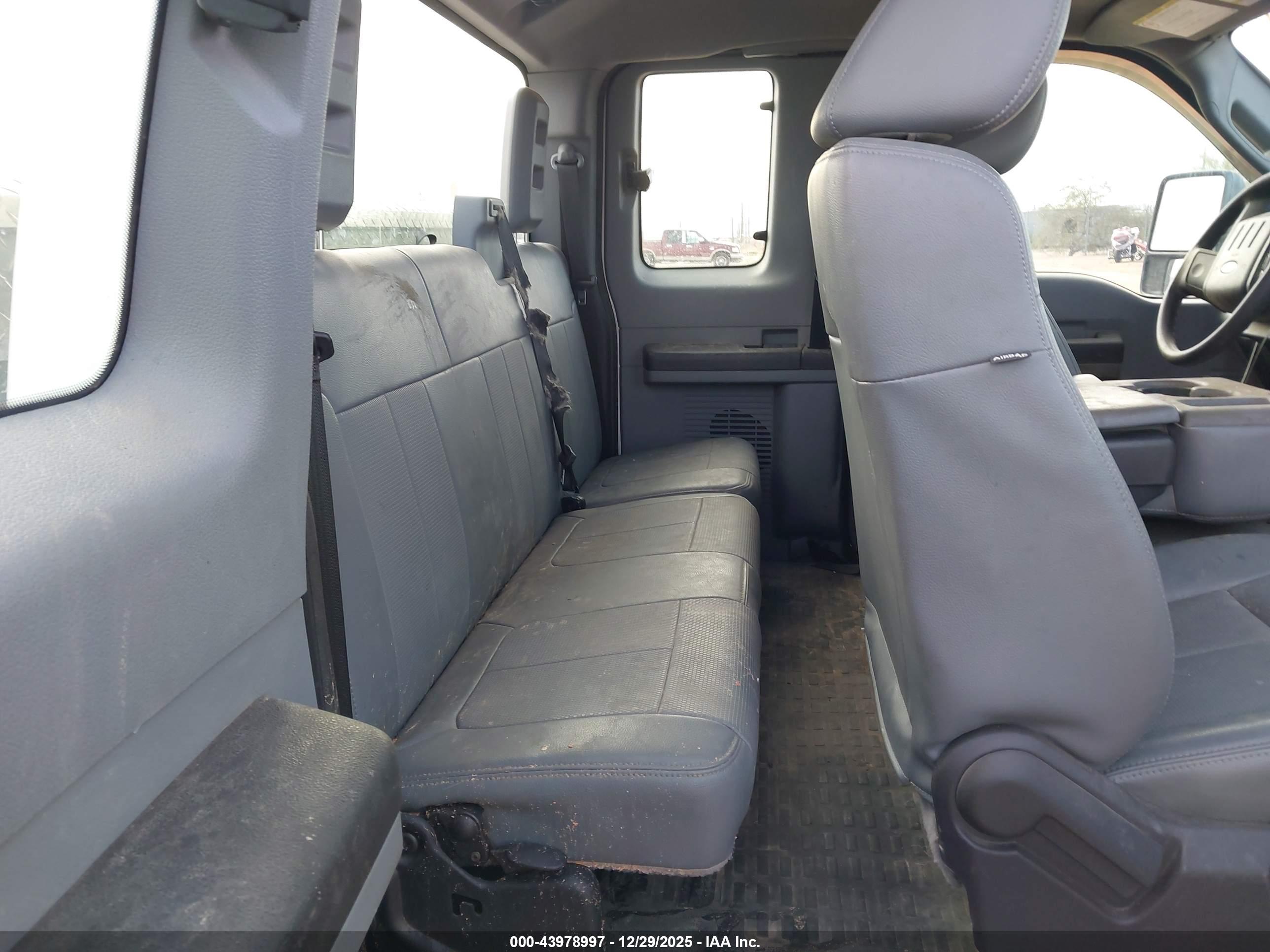 FORD F-250 image 8