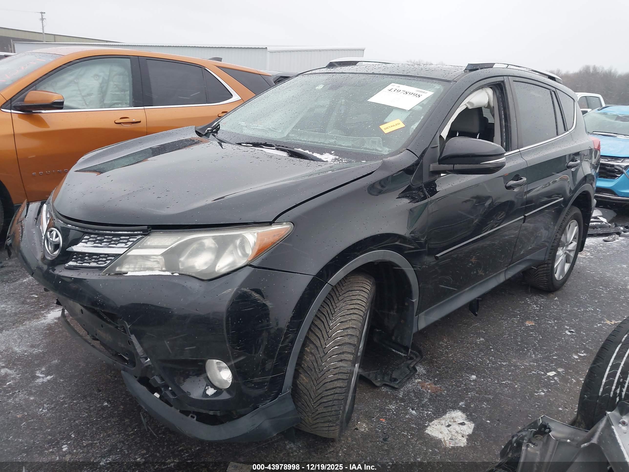 TOYOTA RAV4 image 2