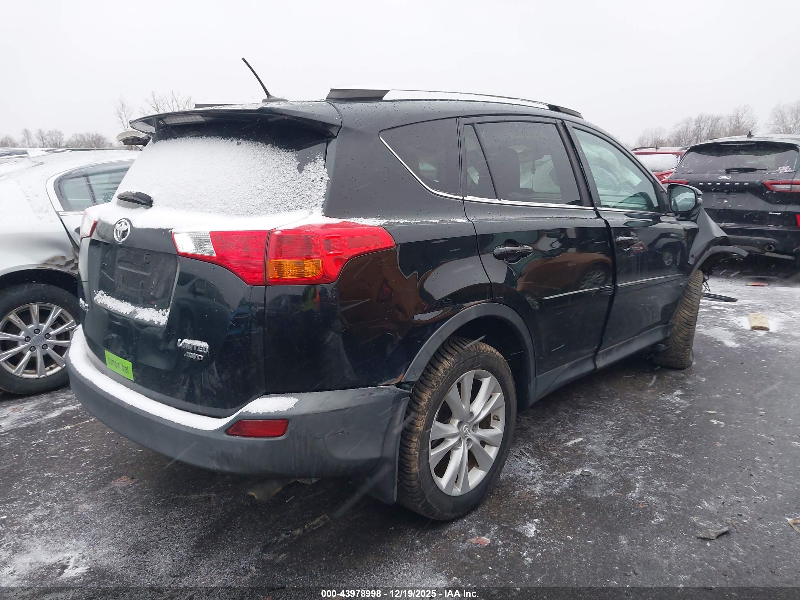 TOYOTA RAV4 image 4