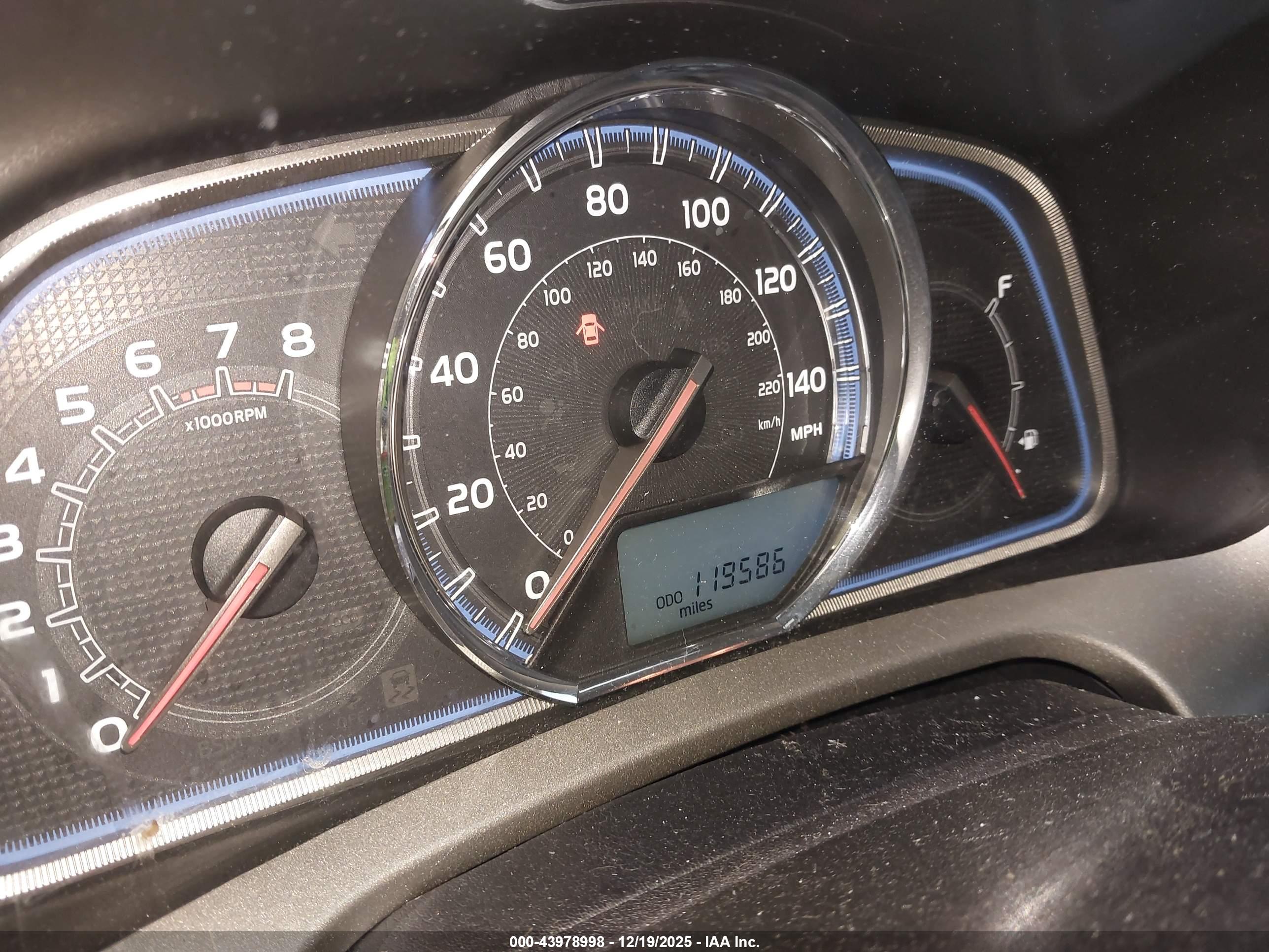 TOYOTA RAV4 image 7