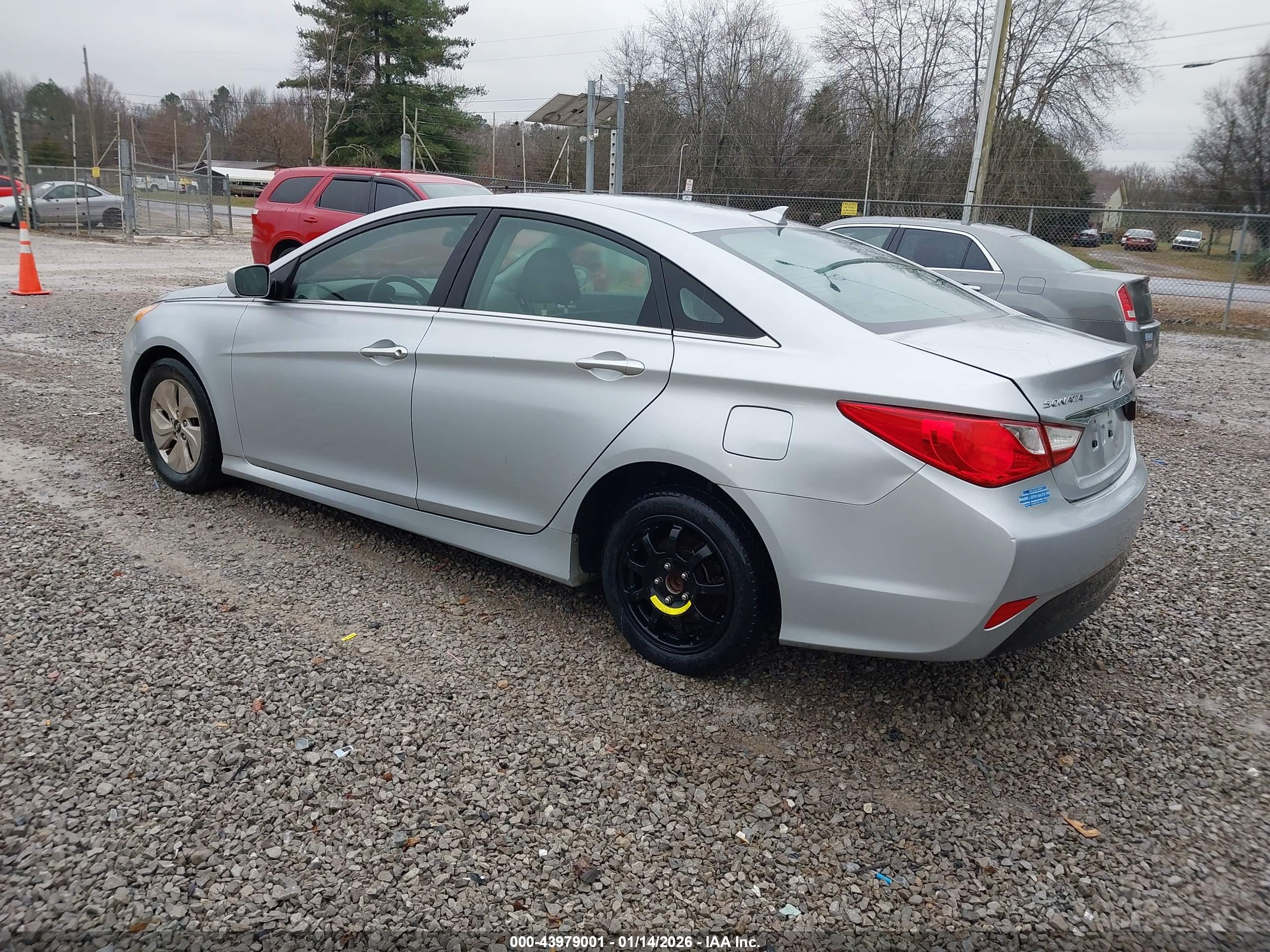 HYUNDAI SONATA image 3