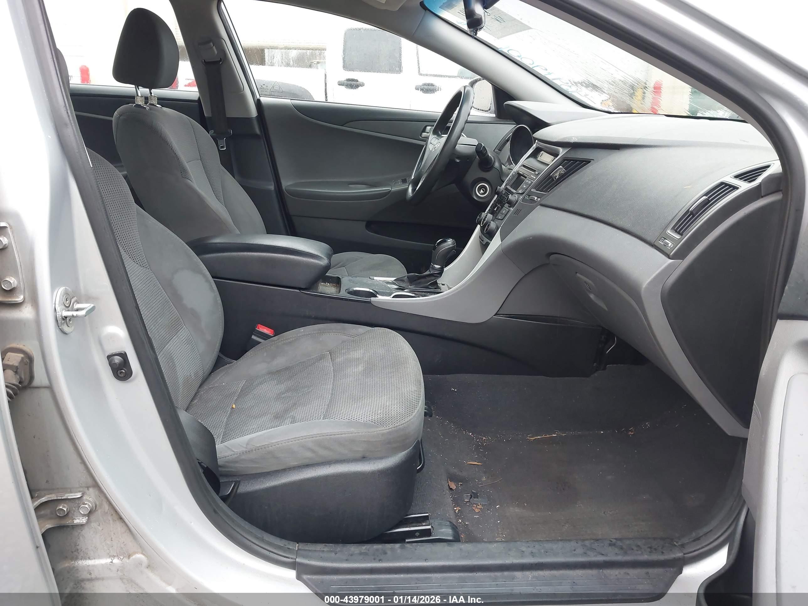 HYUNDAI SONATA image 5