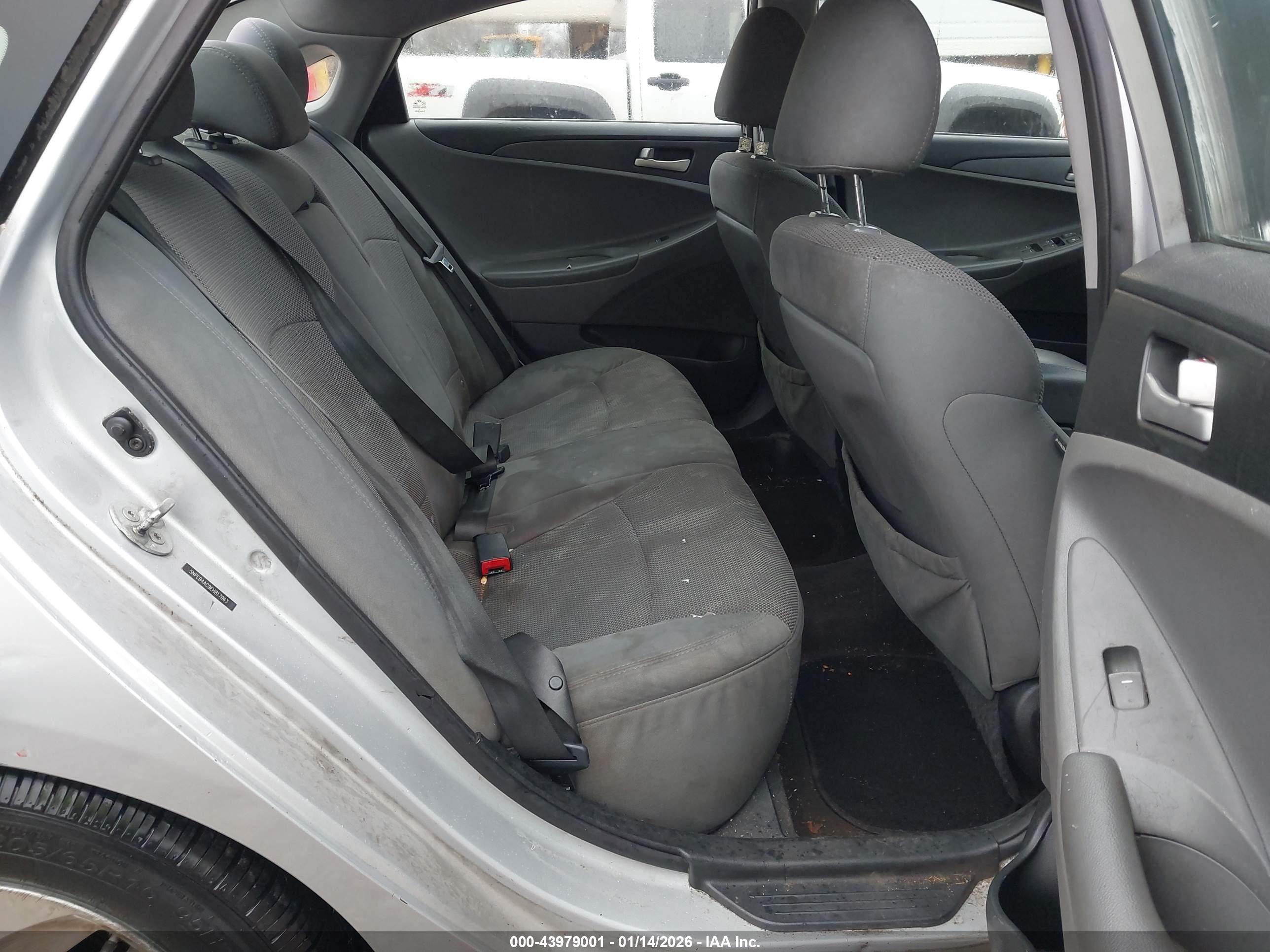 HYUNDAI SONATA image 8