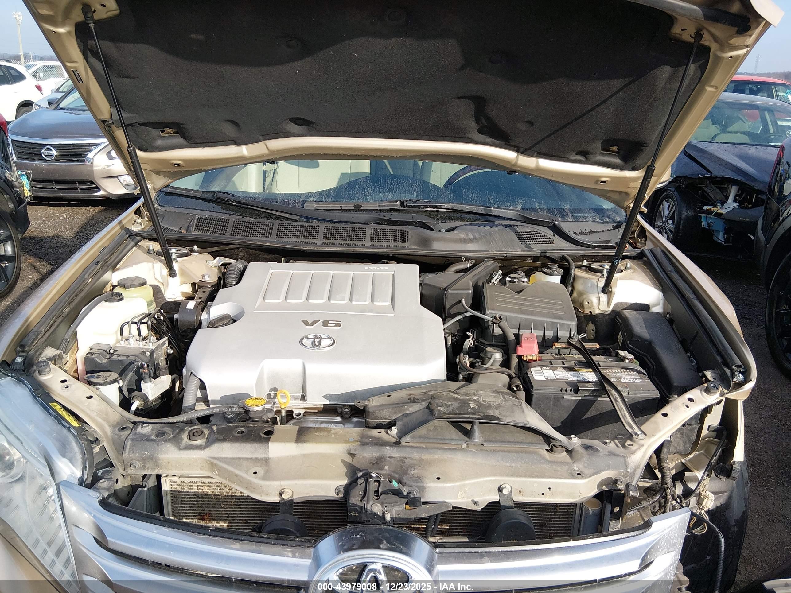 TOYOTA AVALON image 10