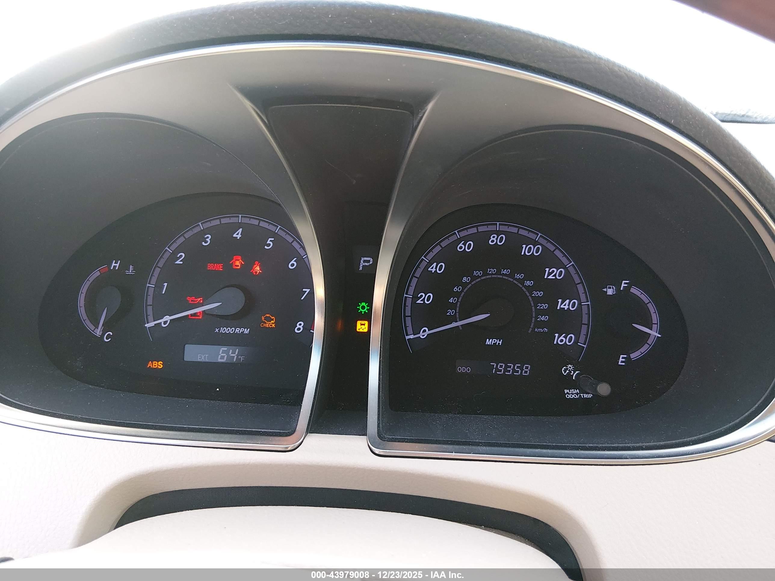 TOYOTA AVALON image 7