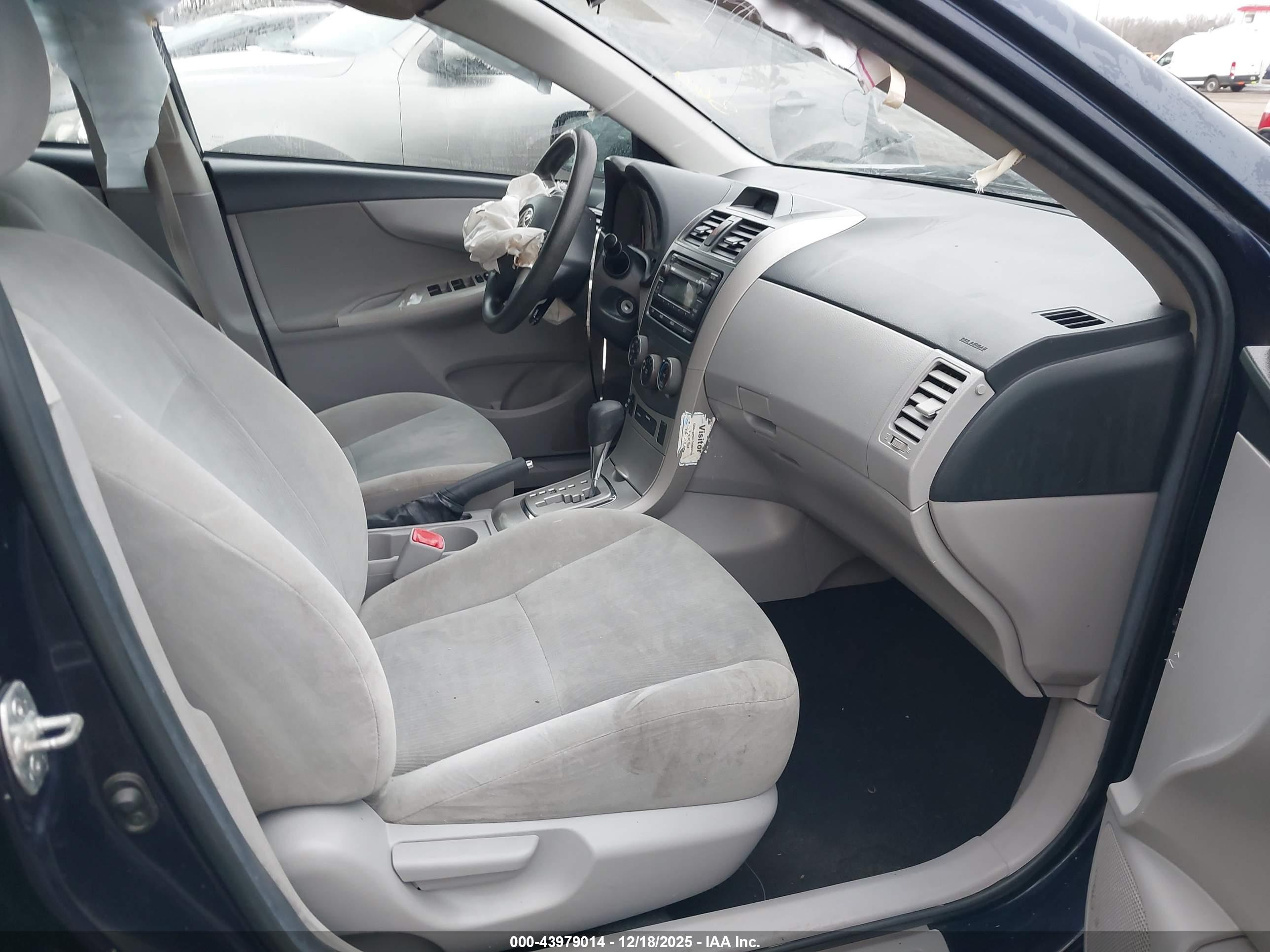 TOYOTA COROLLA image 5
