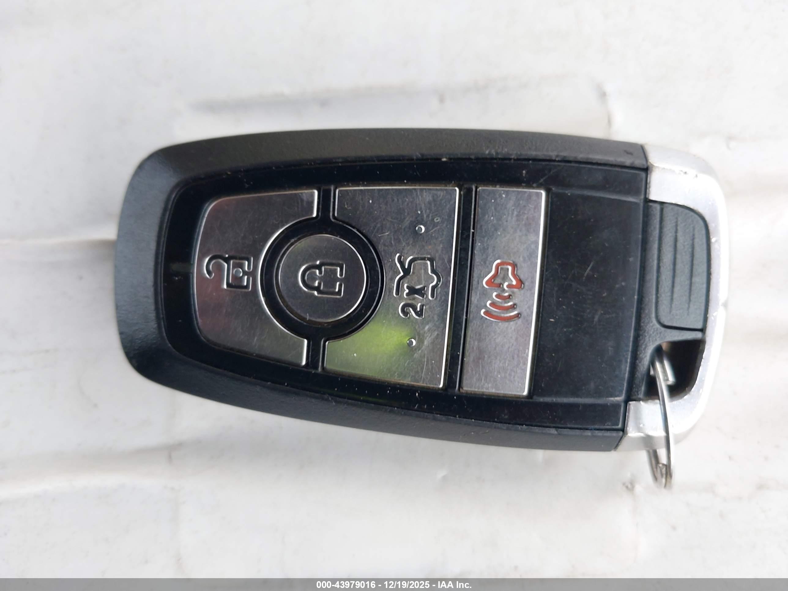 FORD FUSION image 11