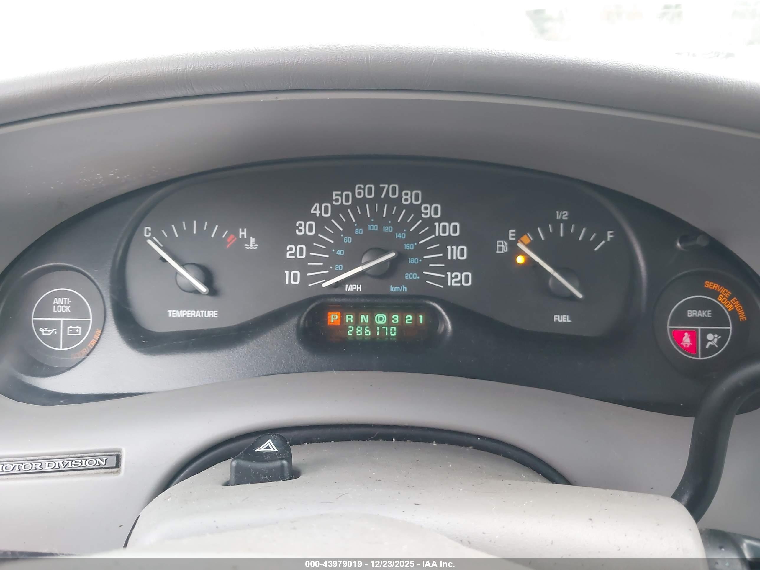 BUICK CENTURY image 7