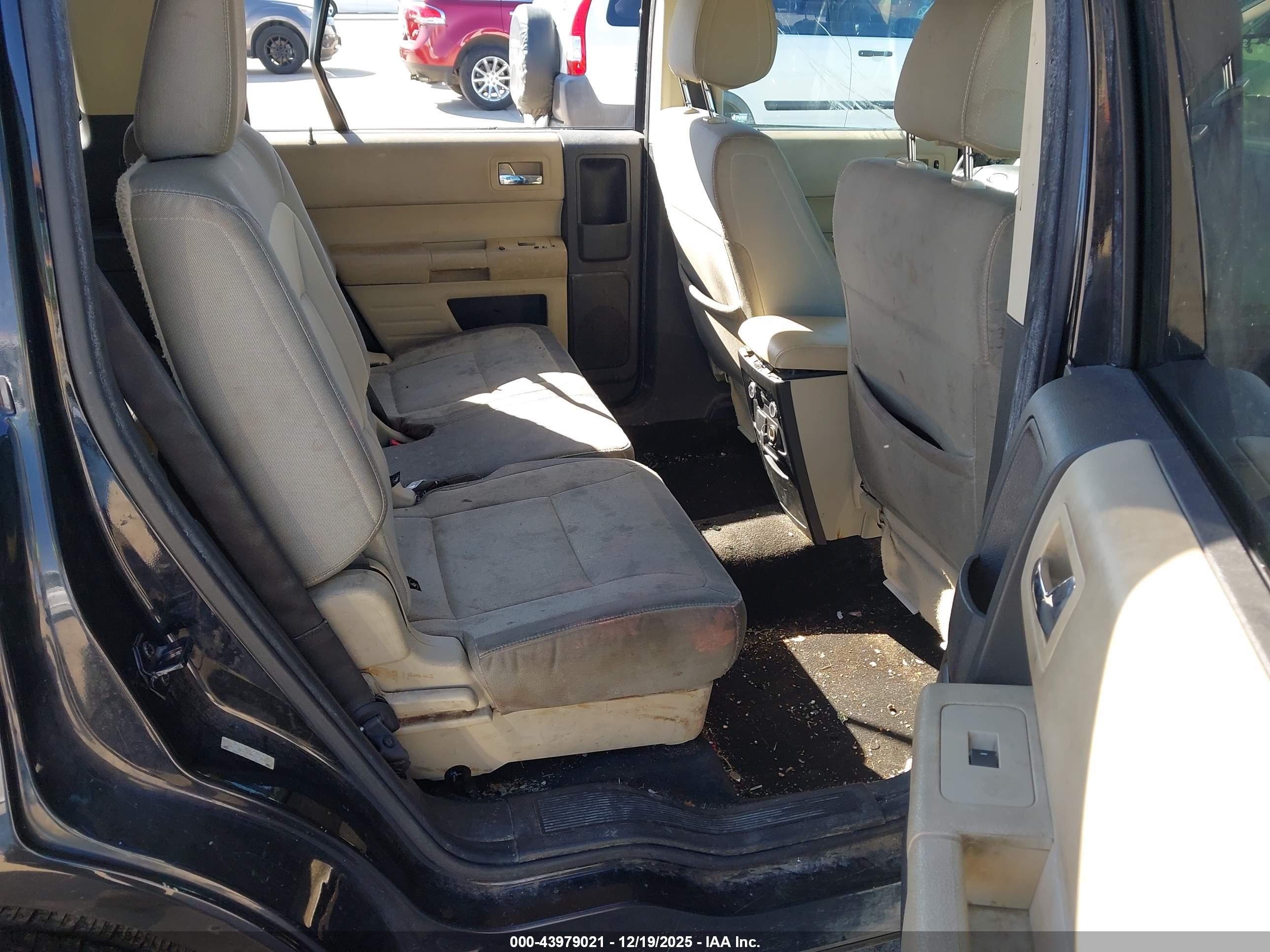FORD FLEX image 8