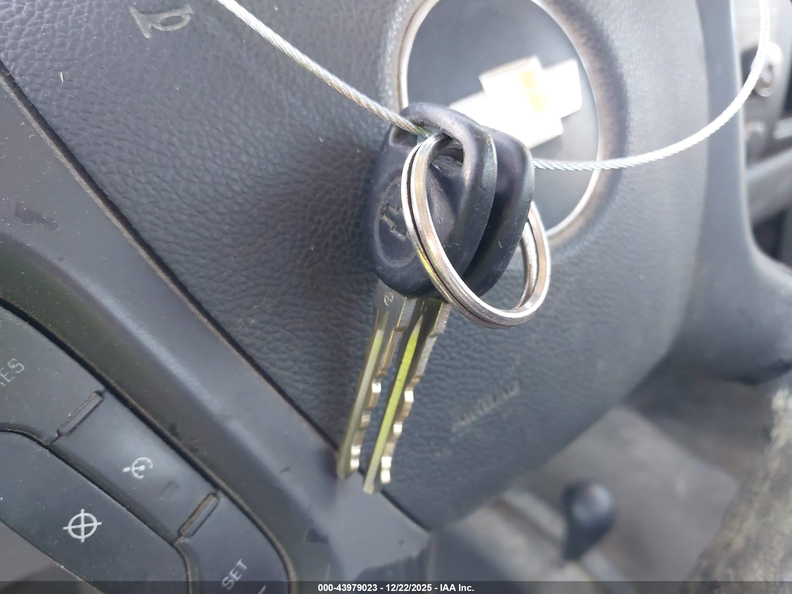 CHEVROLET SILVERADO image 11