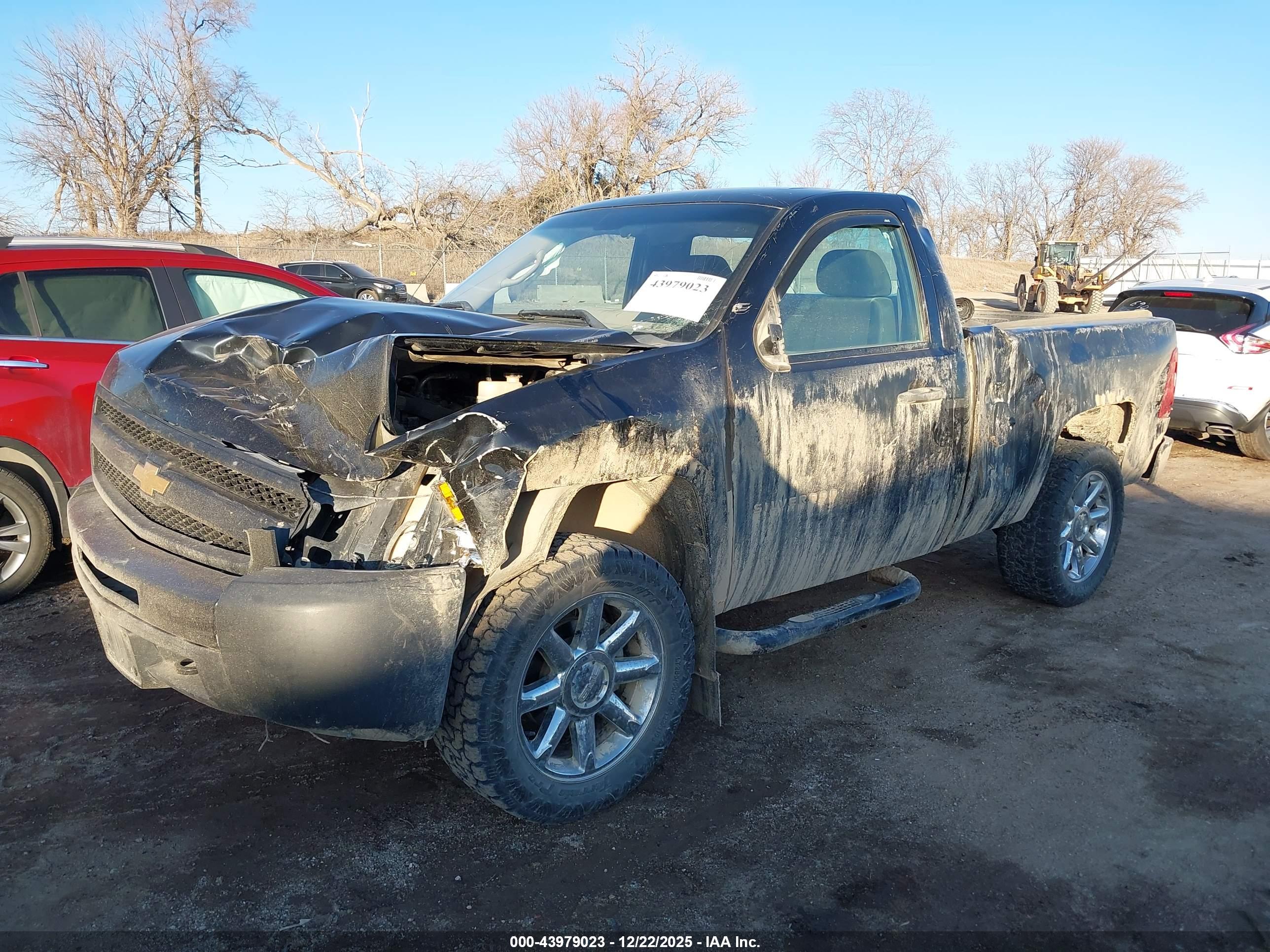 CHEVROLET SILVERADO image 2
