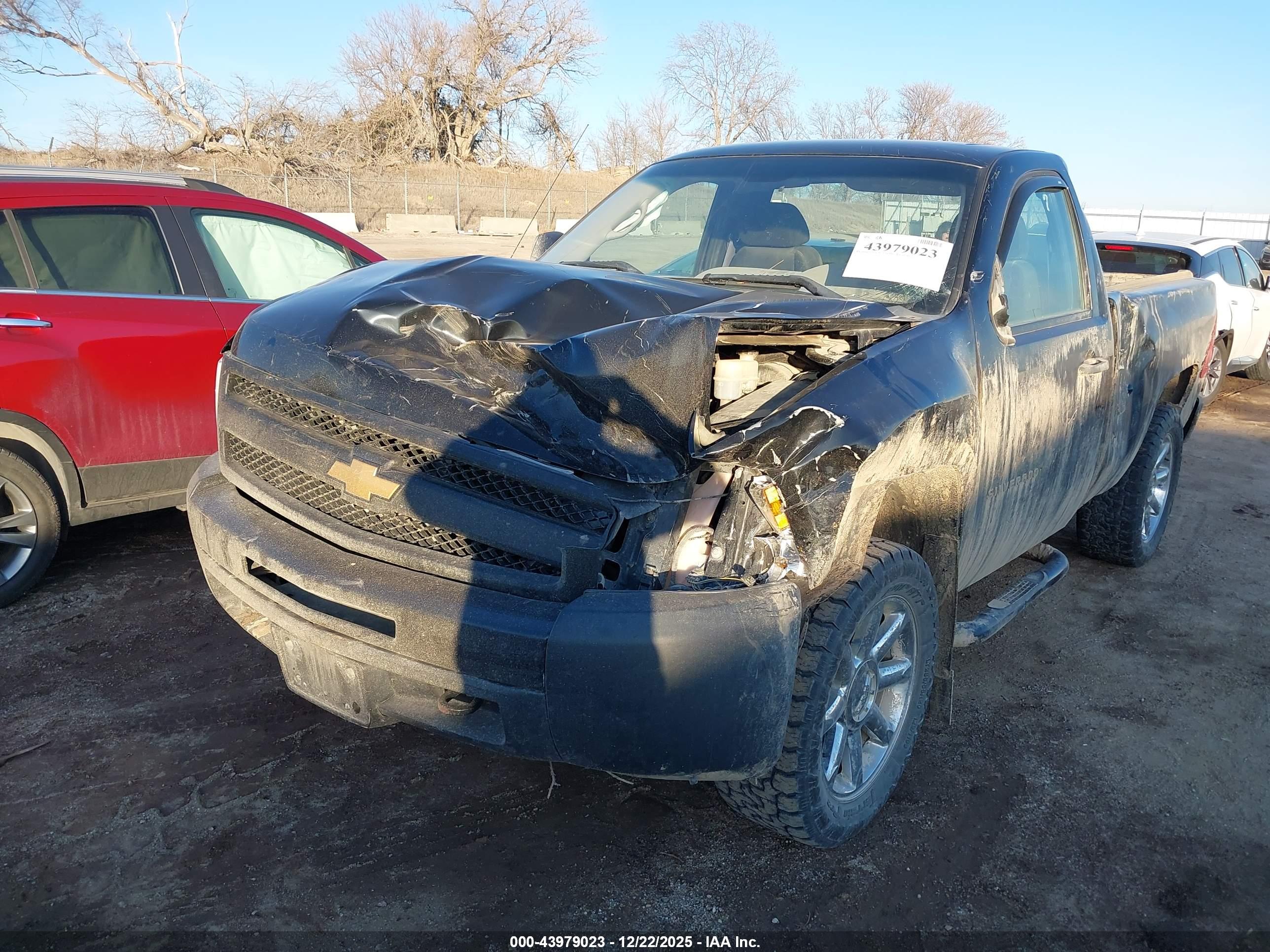 CHEVROLET SILVERADO image 6