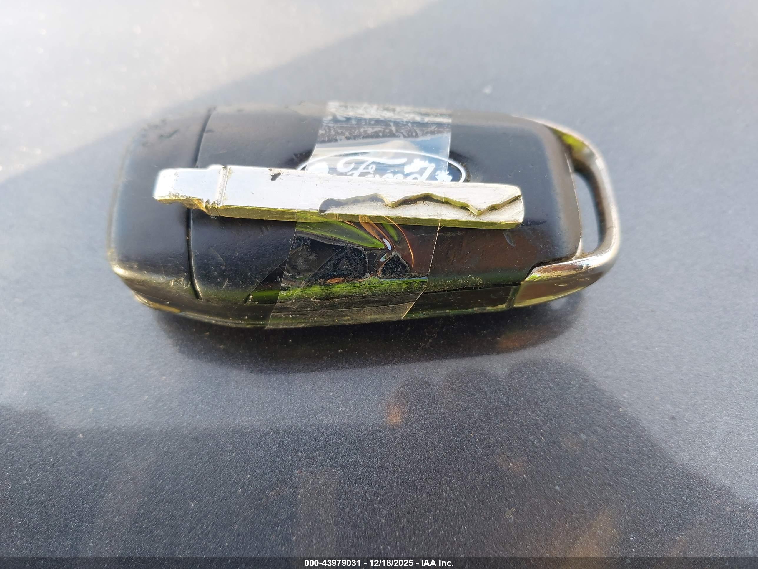 FORD FUSION image 11