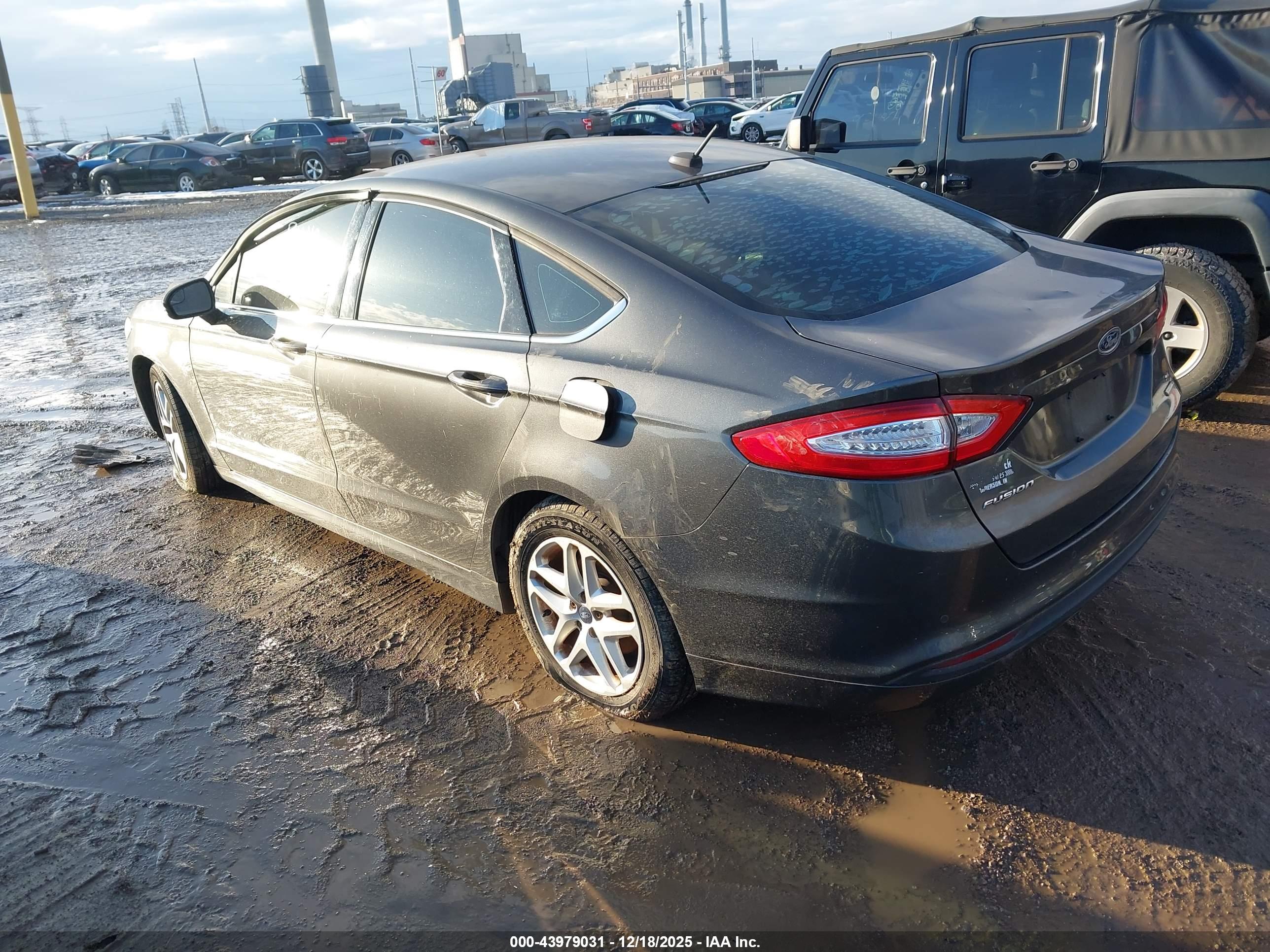 FORD FUSION image 3