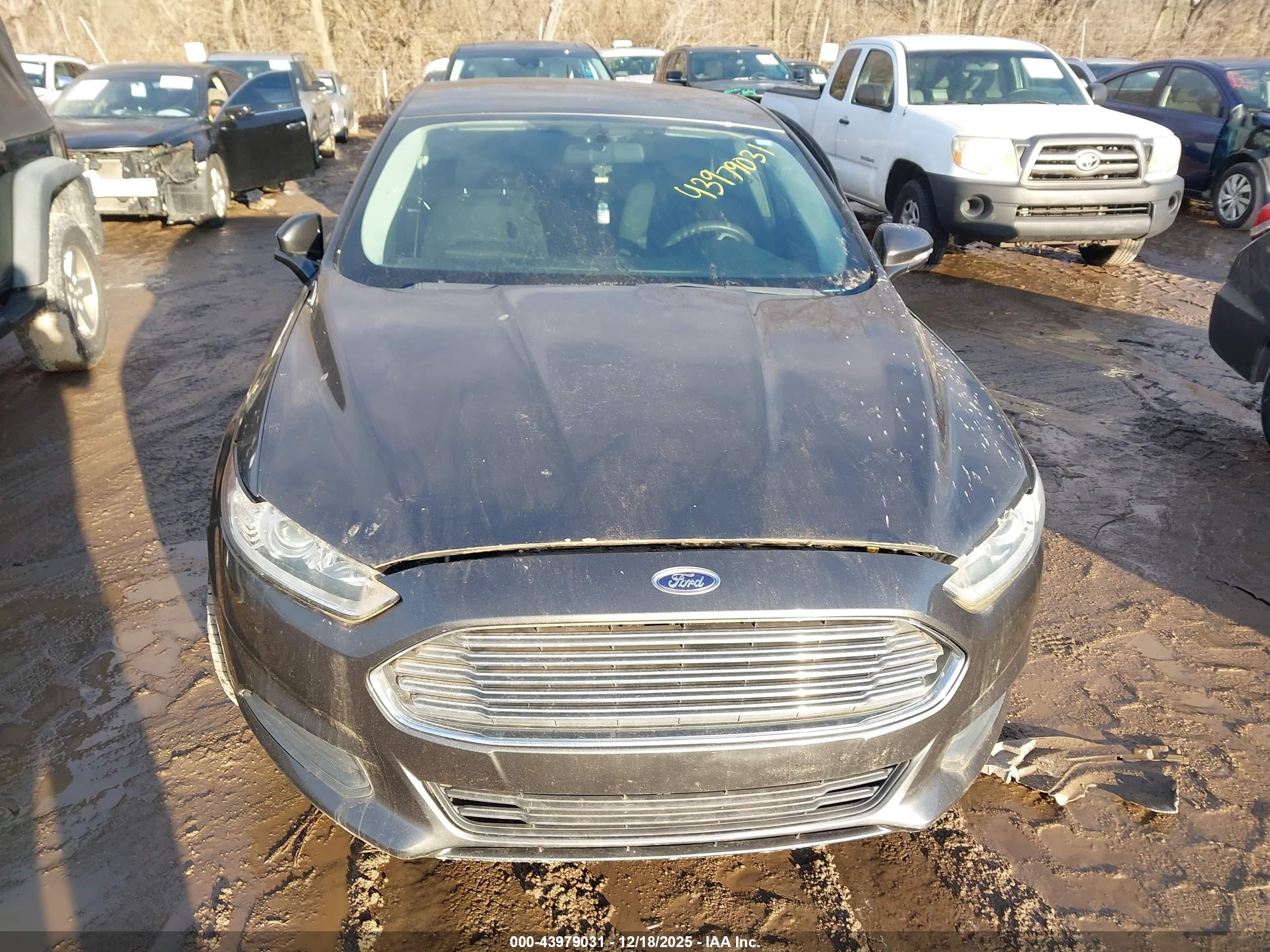 FORD FUSION image 6