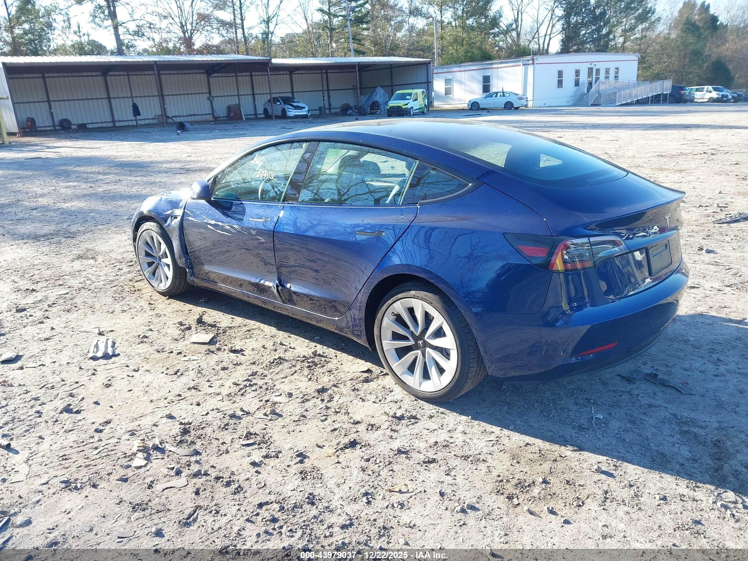 TESLA MODEL image 3