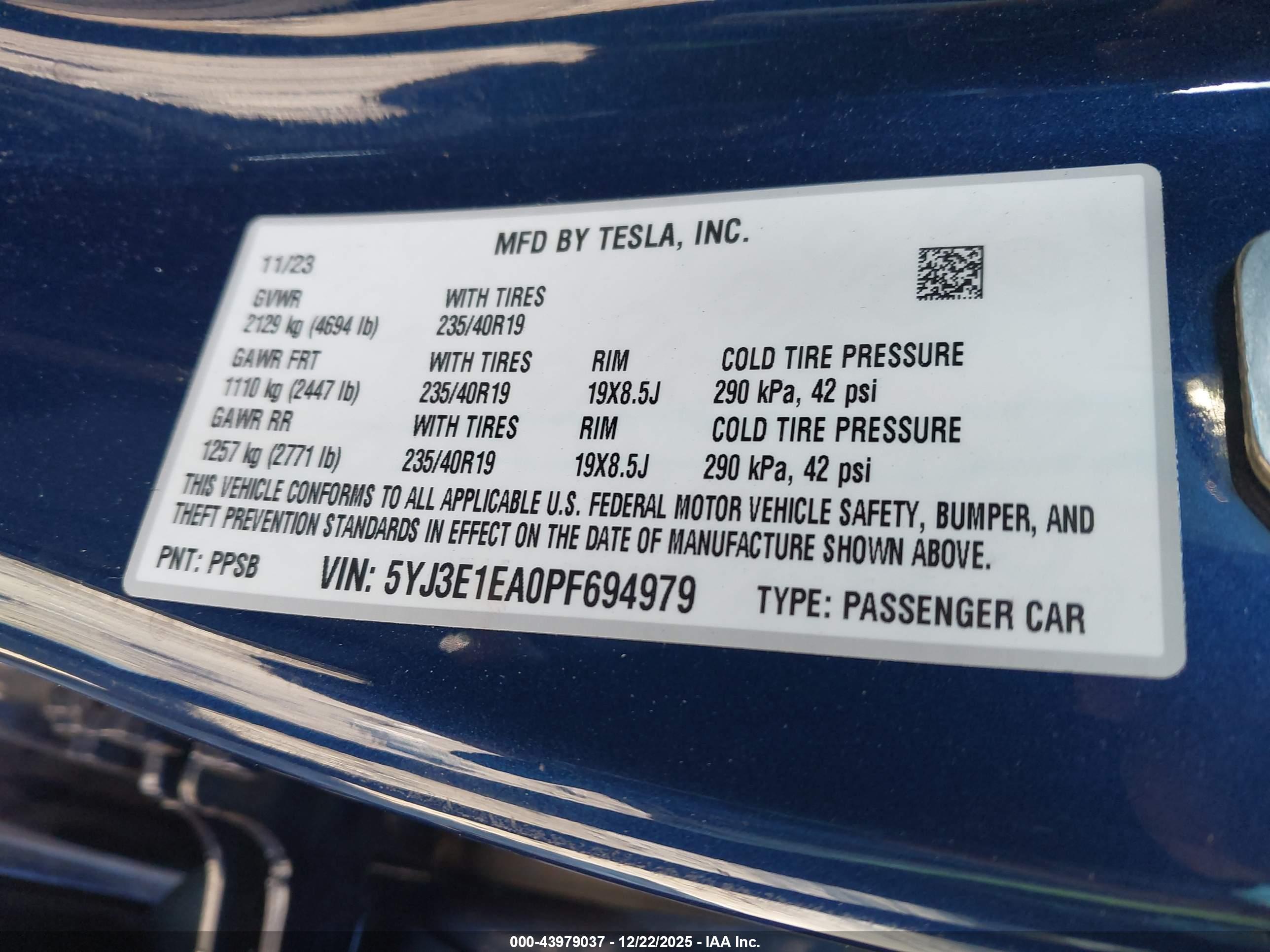TESLA MODEL image 9