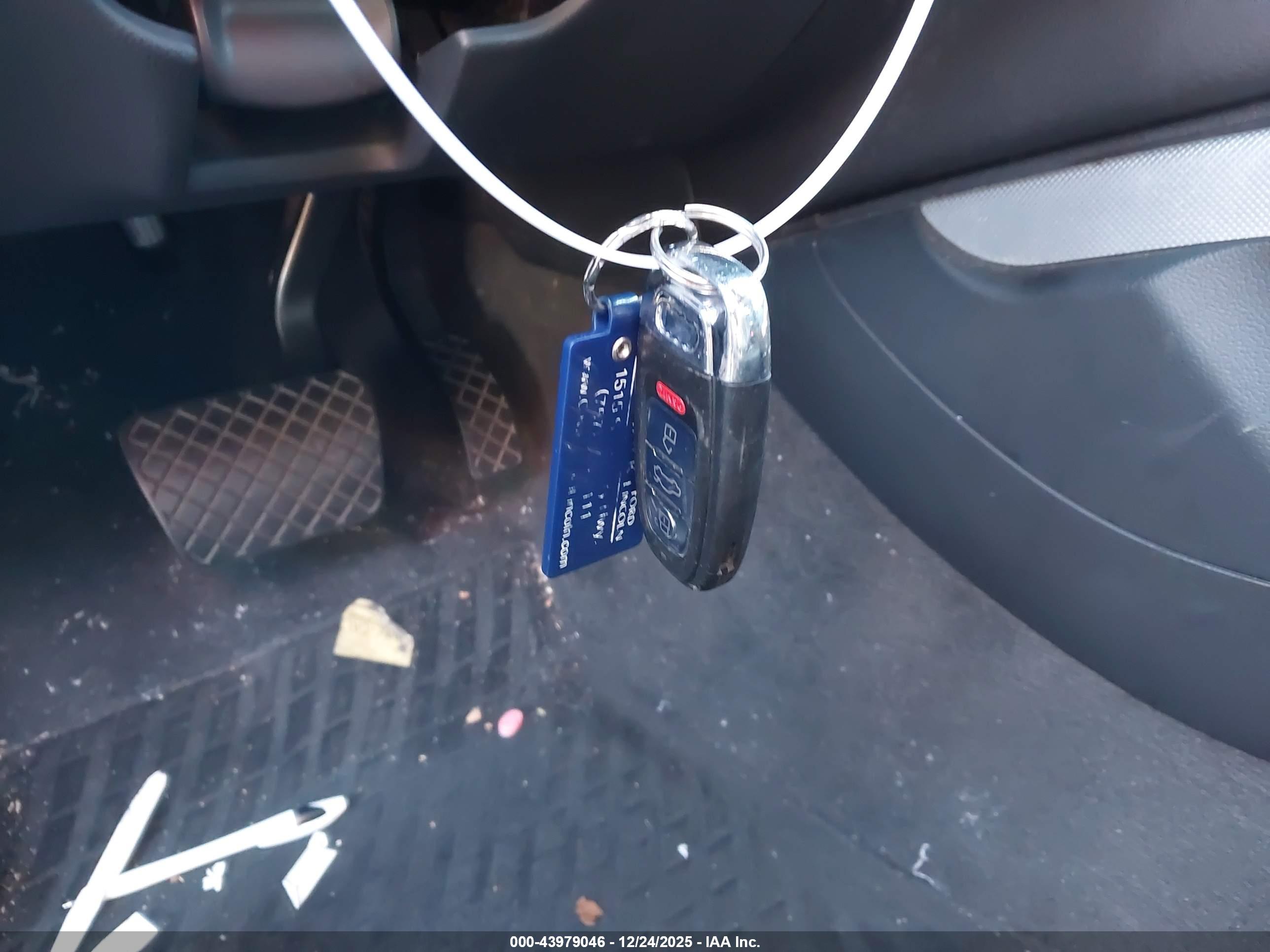 AUDI A4 image 11