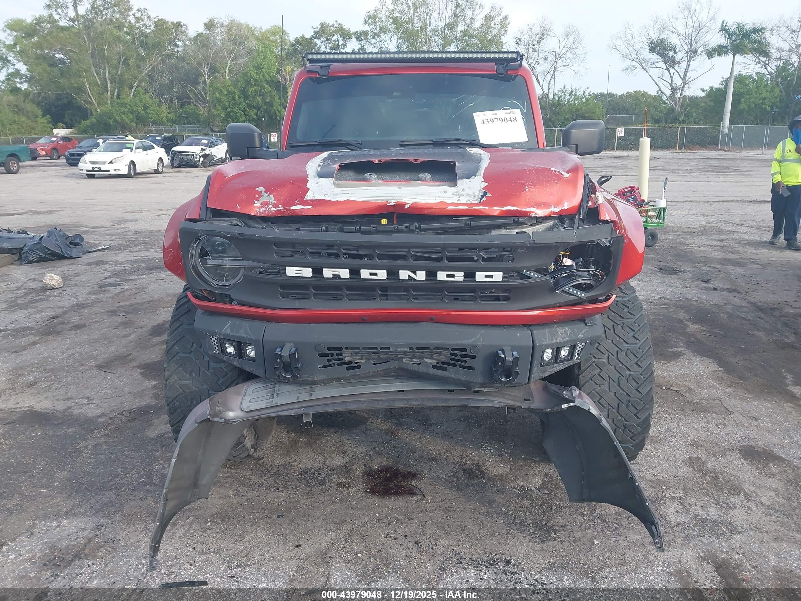 FORD BRONCO image 6