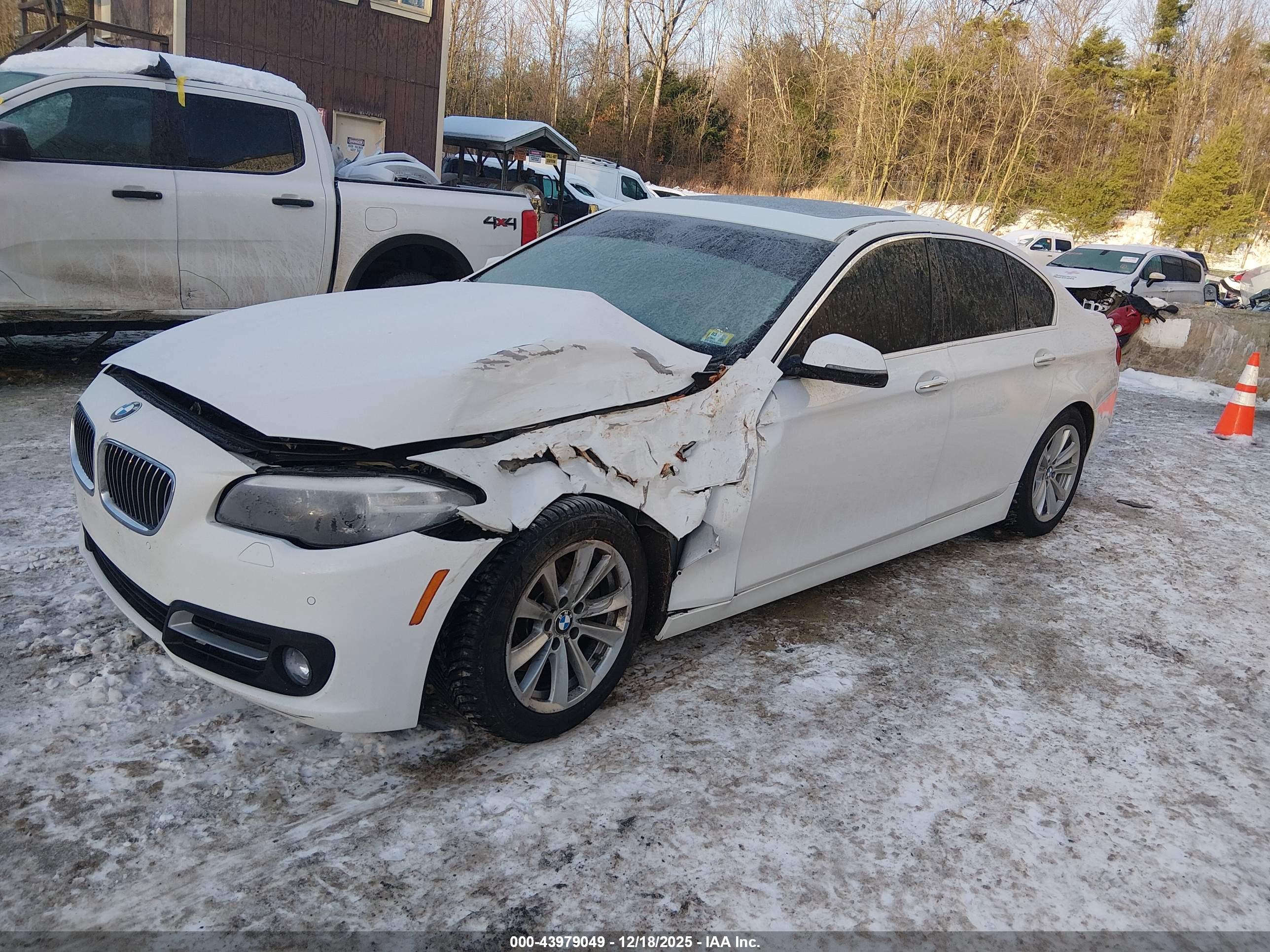 BMW 528I image 2
