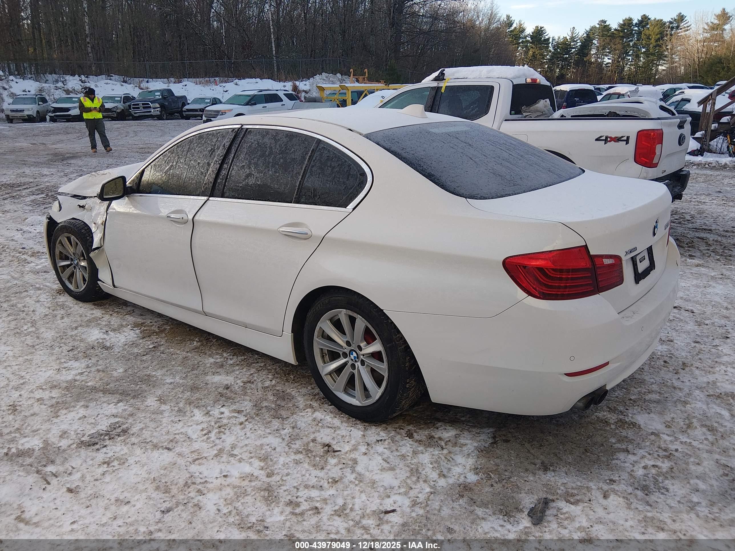 BMW 528I image 3