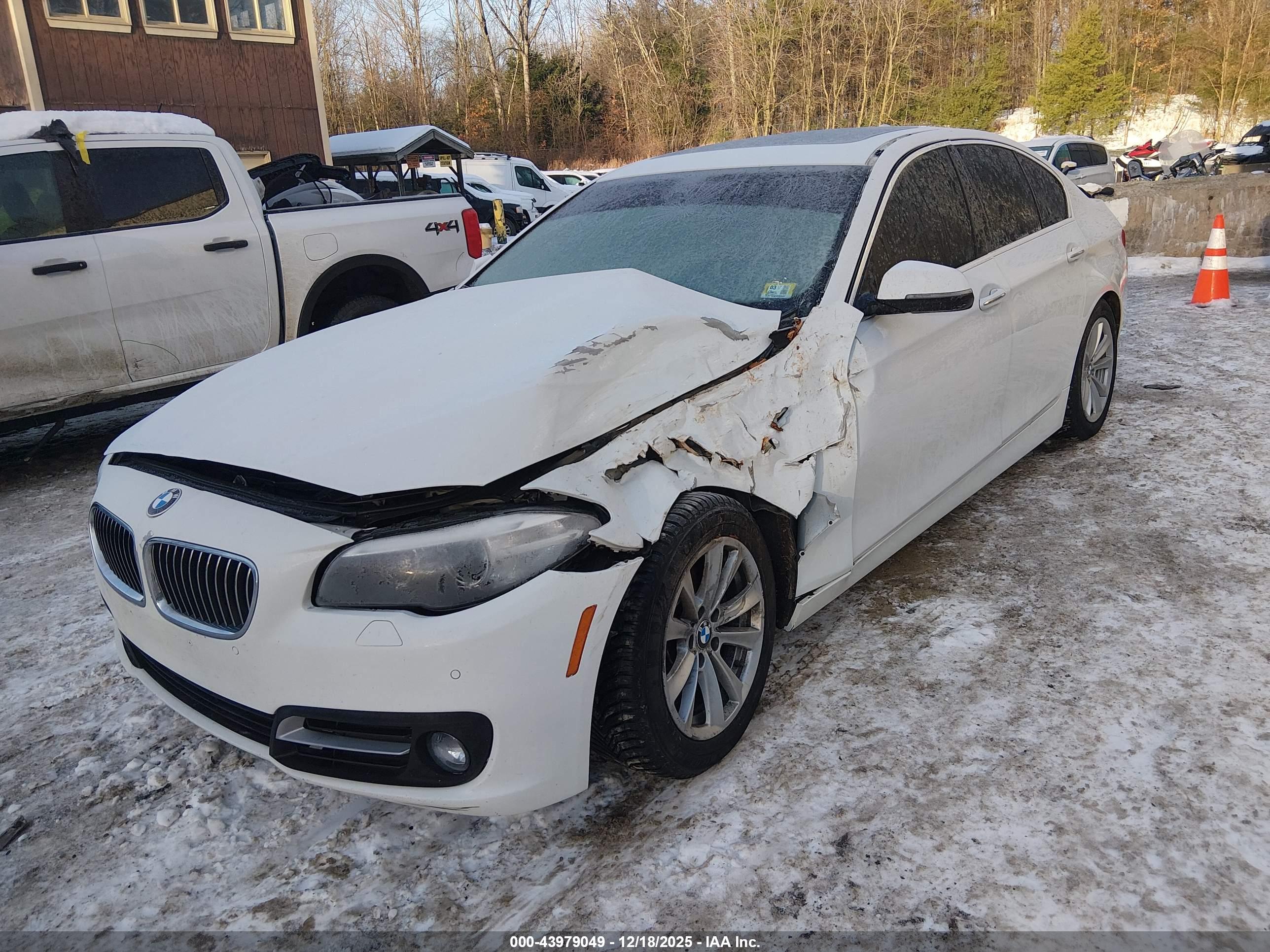 BMW 528I image 6