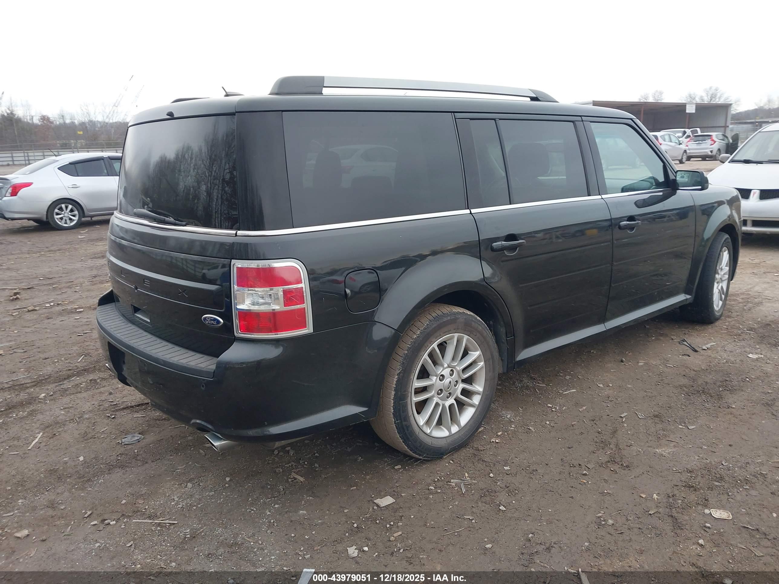 FORD FLEX image 4