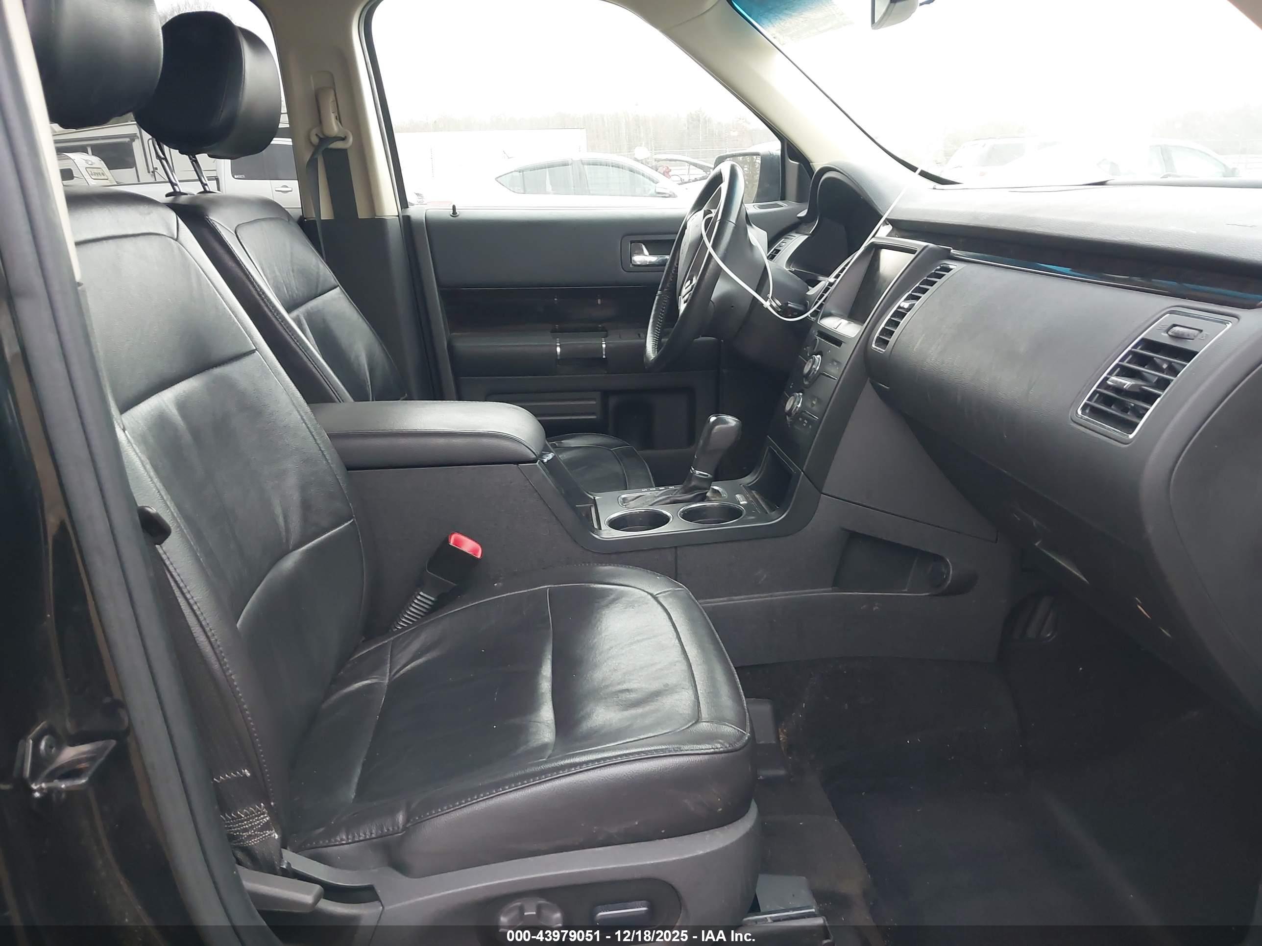 FORD FLEX image 5
