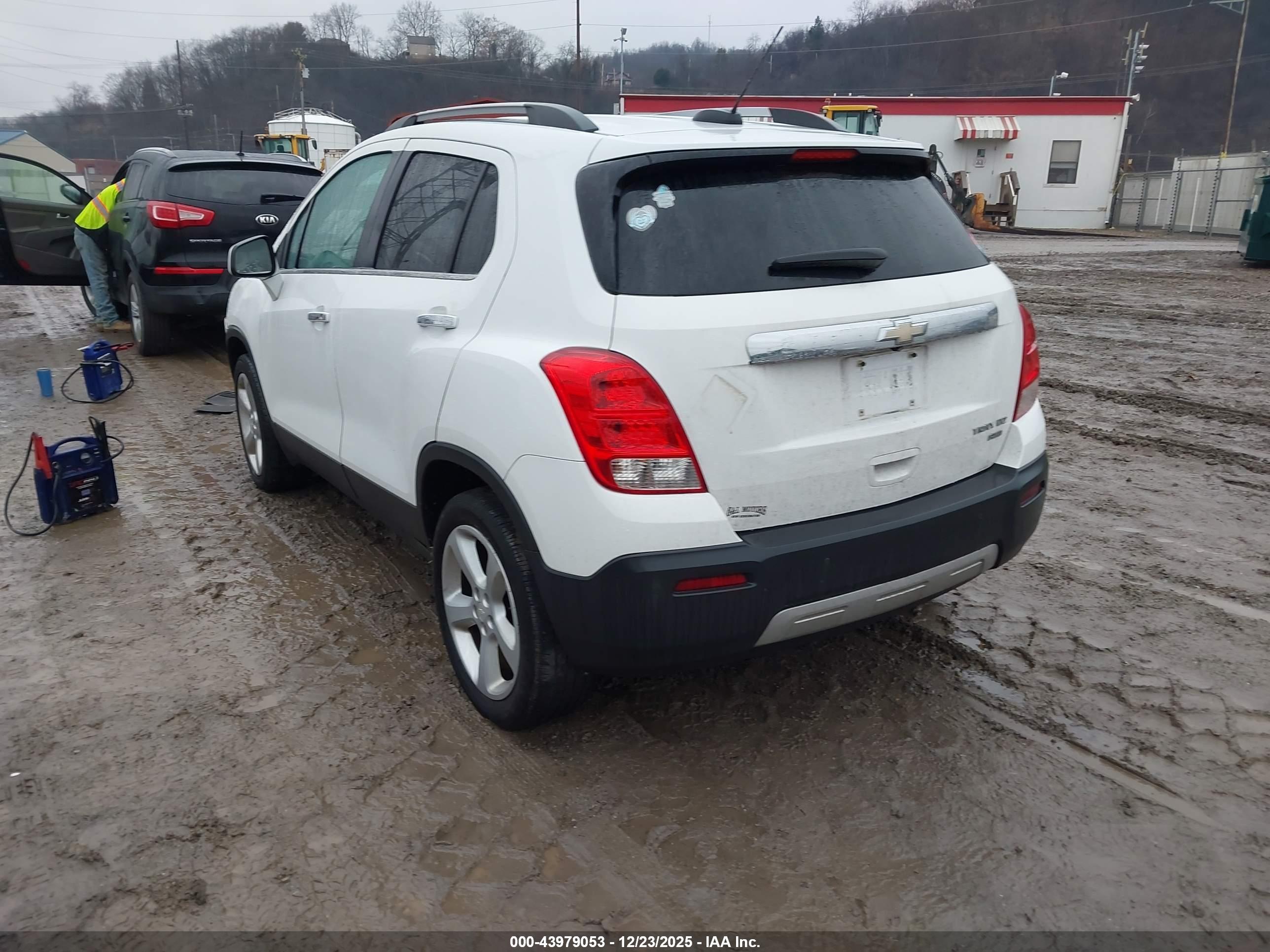 CHEVROLET TRAX image 3