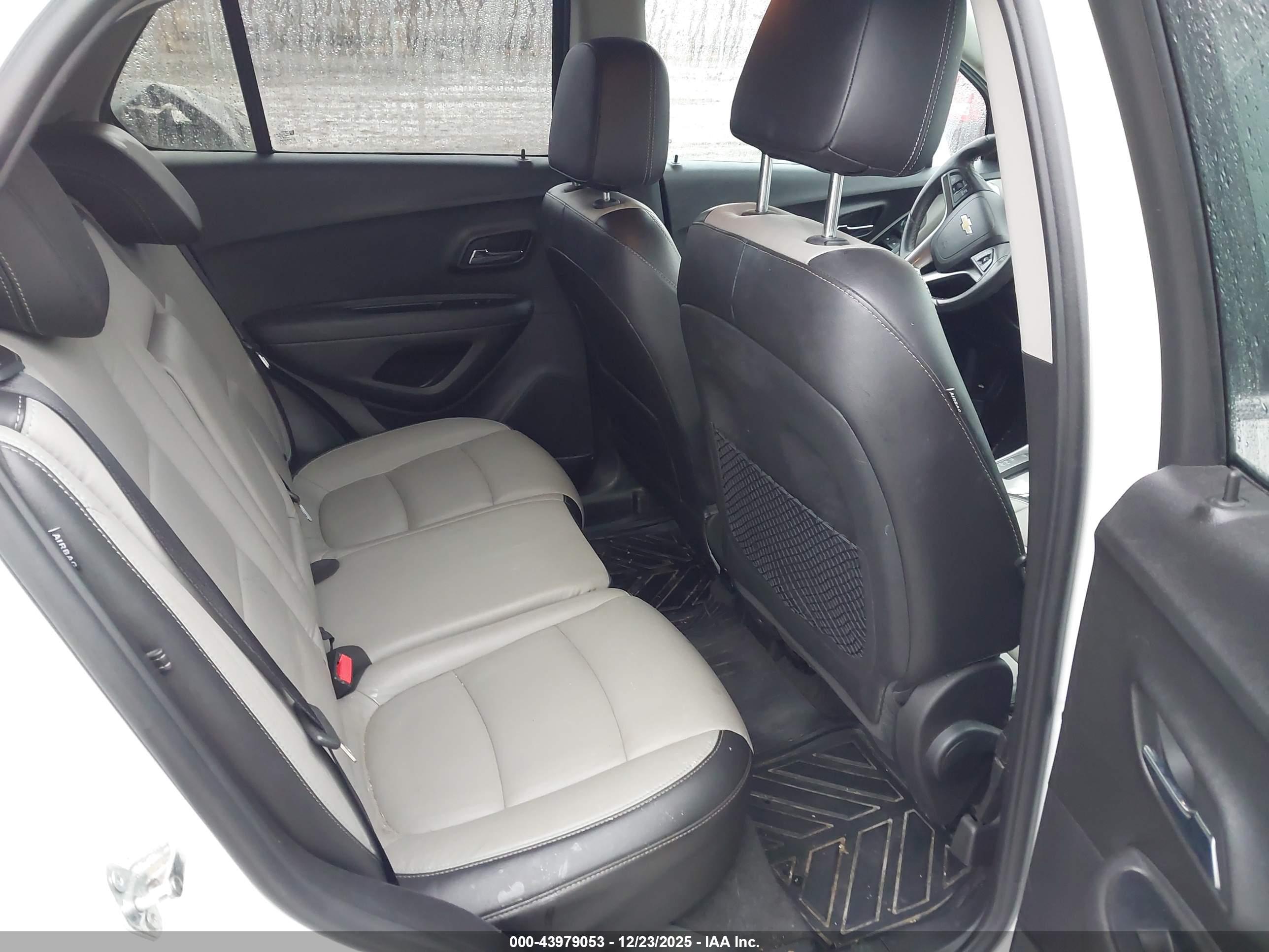 CHEVROLET TRAX image 8