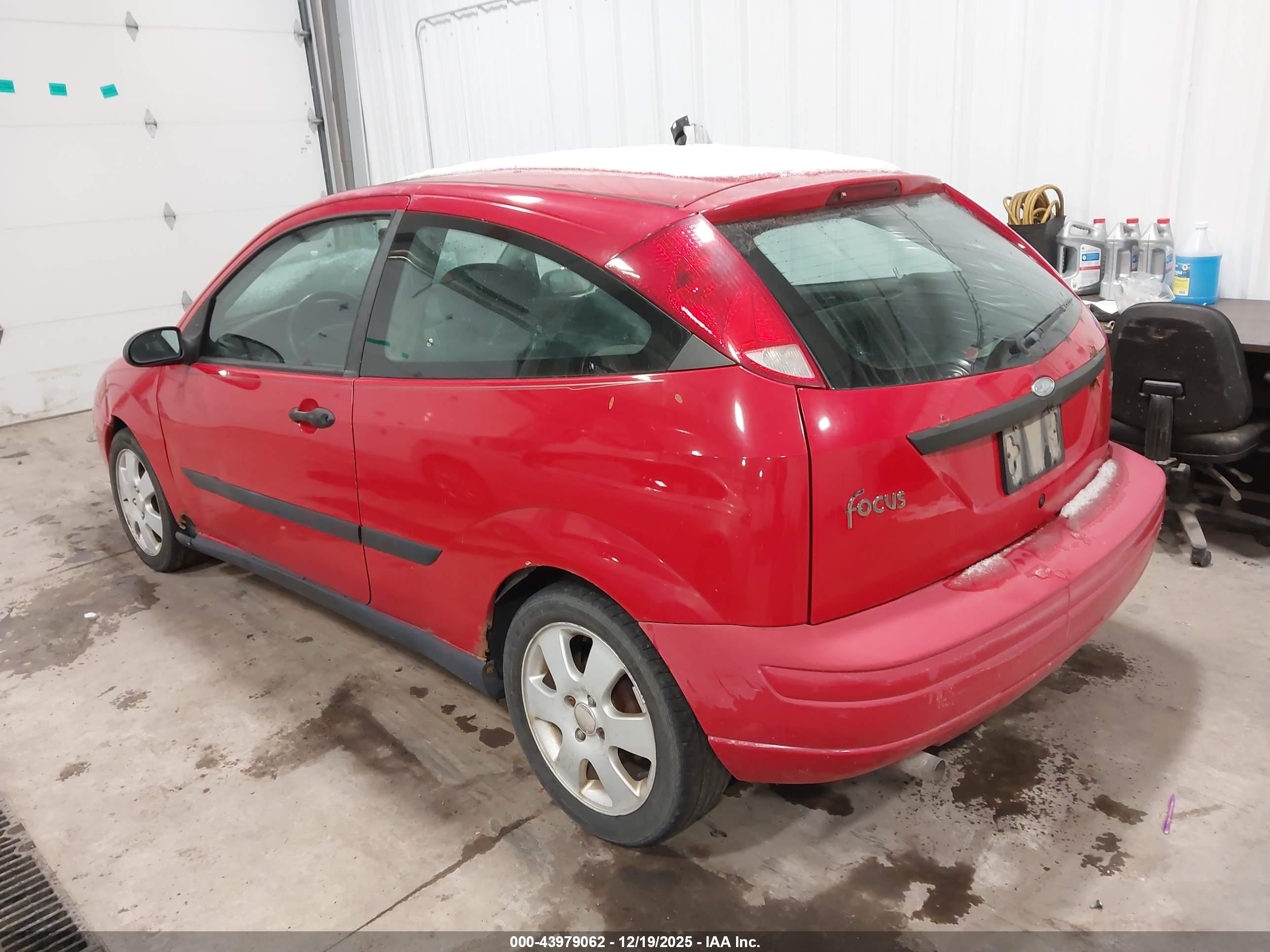 FORD FOCUS image 3