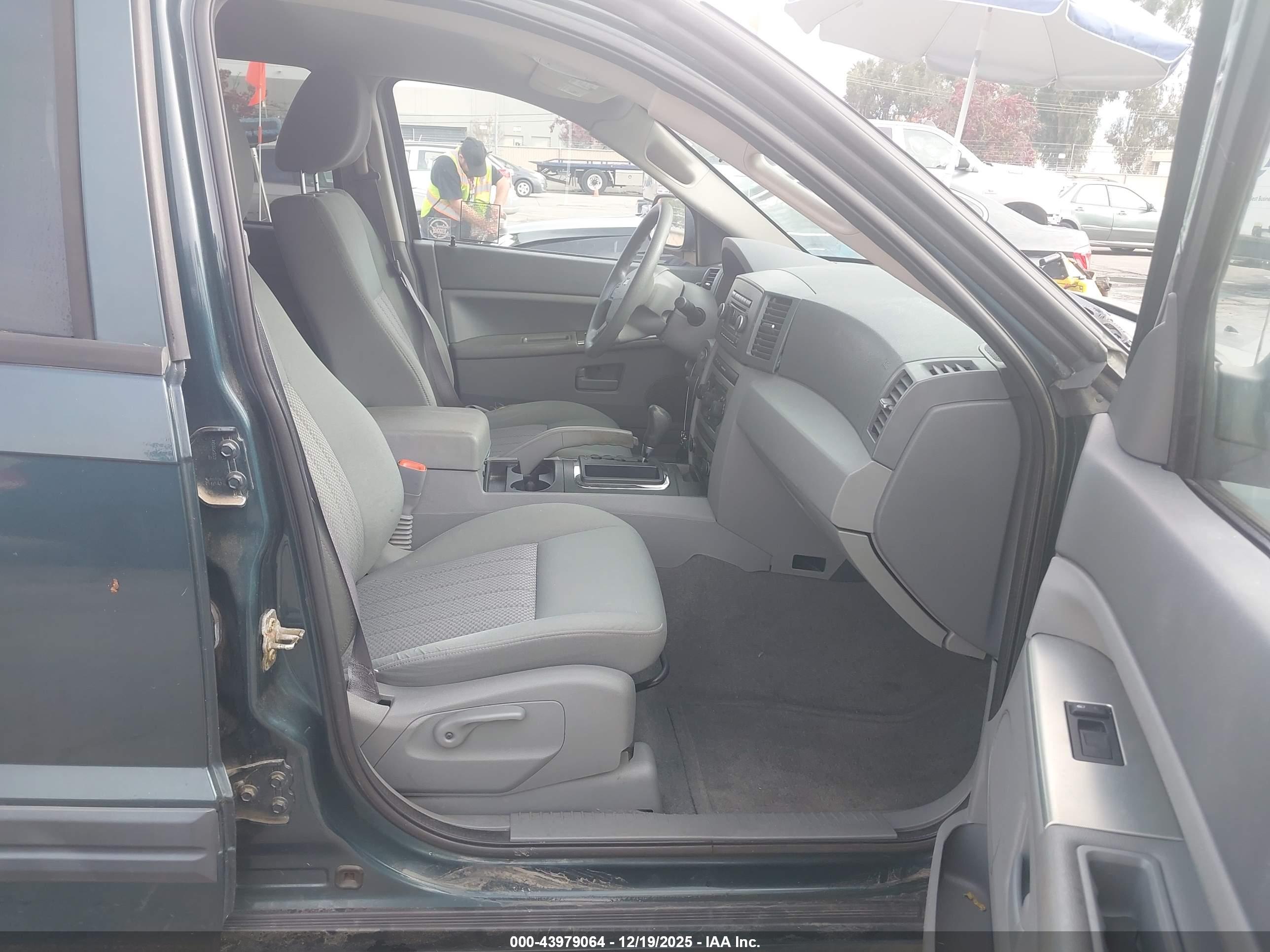 JEEP GRAND image 5