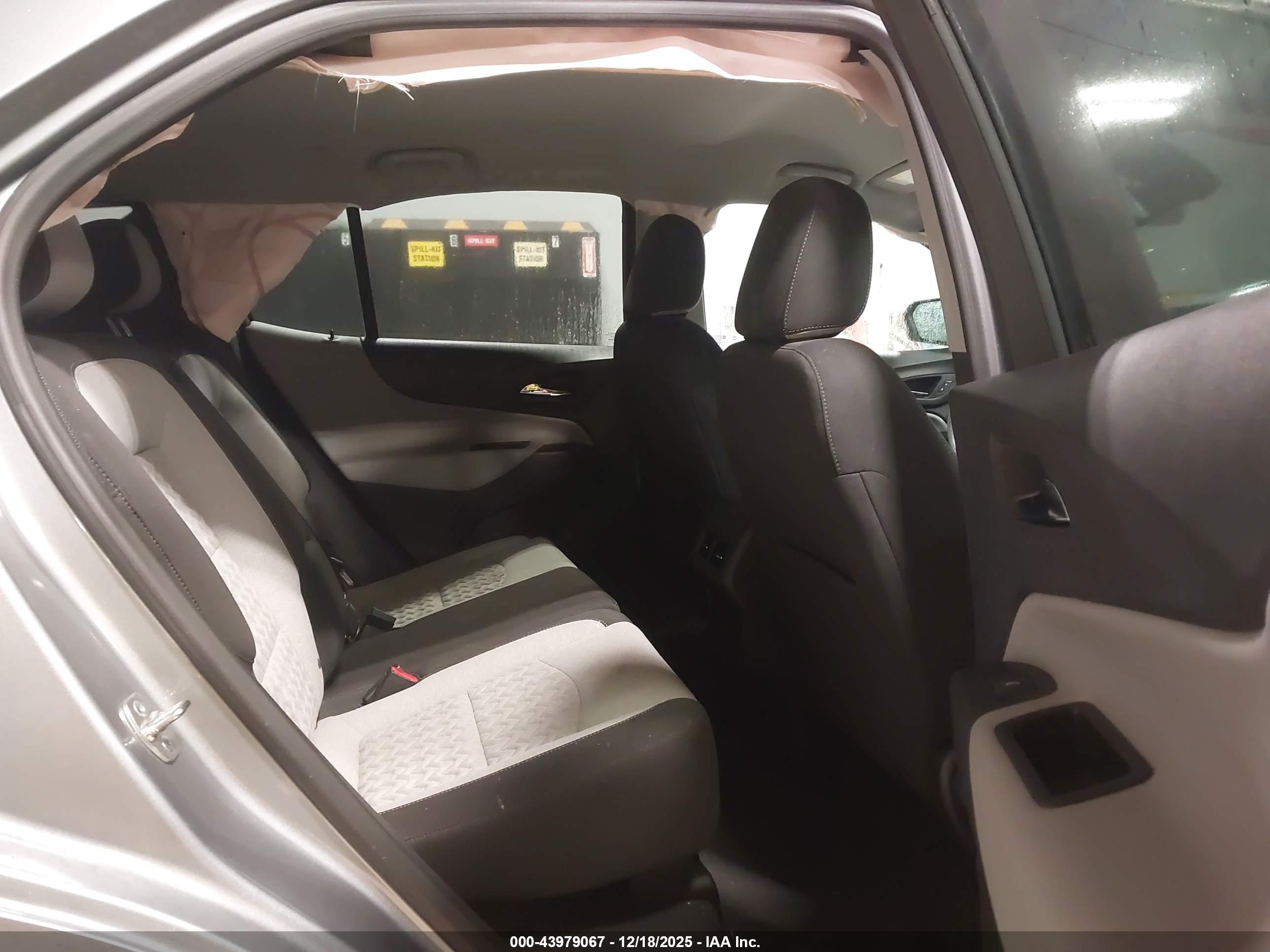 CHEVROLET EQUINOX image 8
