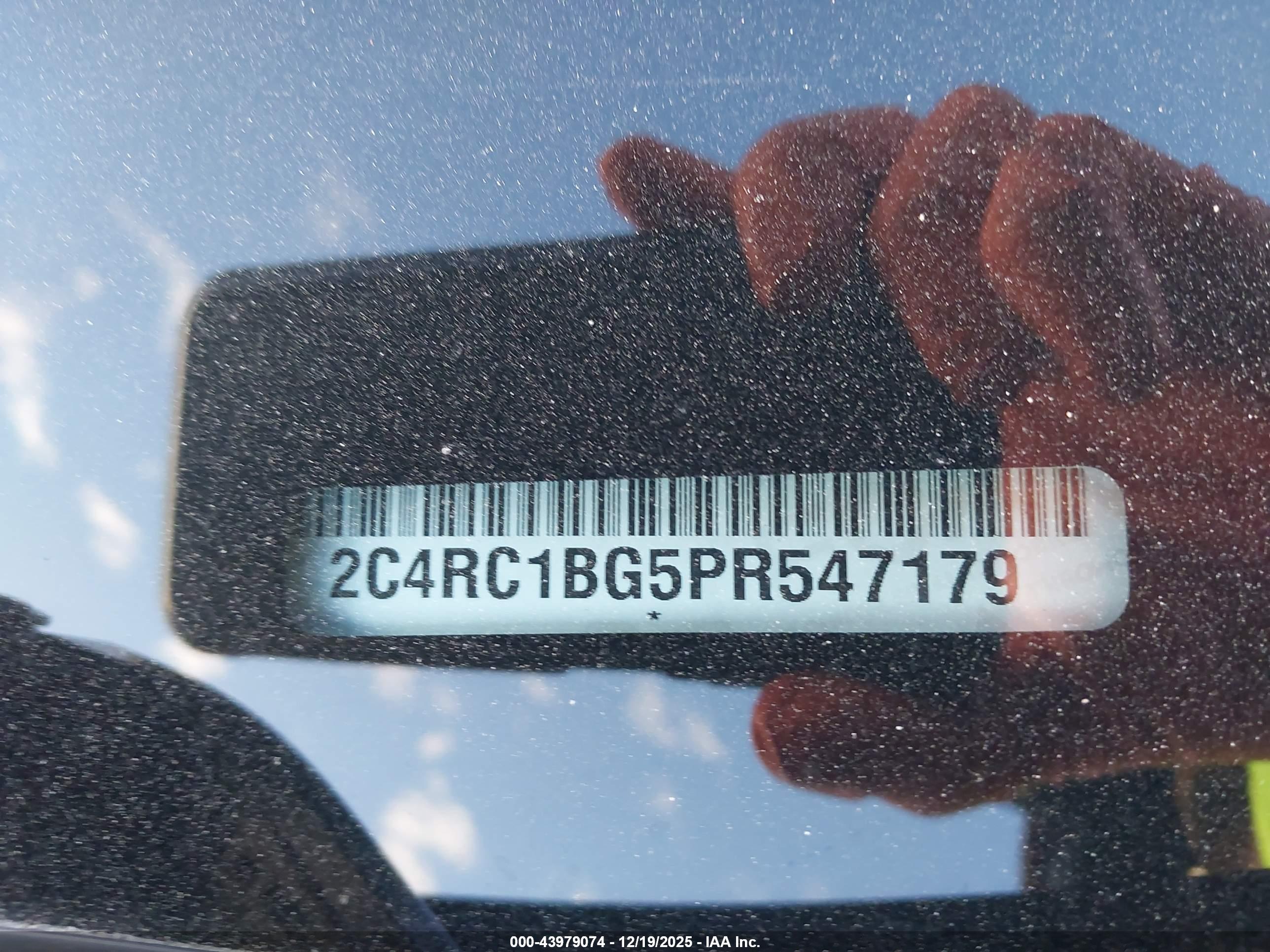 CHRYSLER PACIFICA image 9