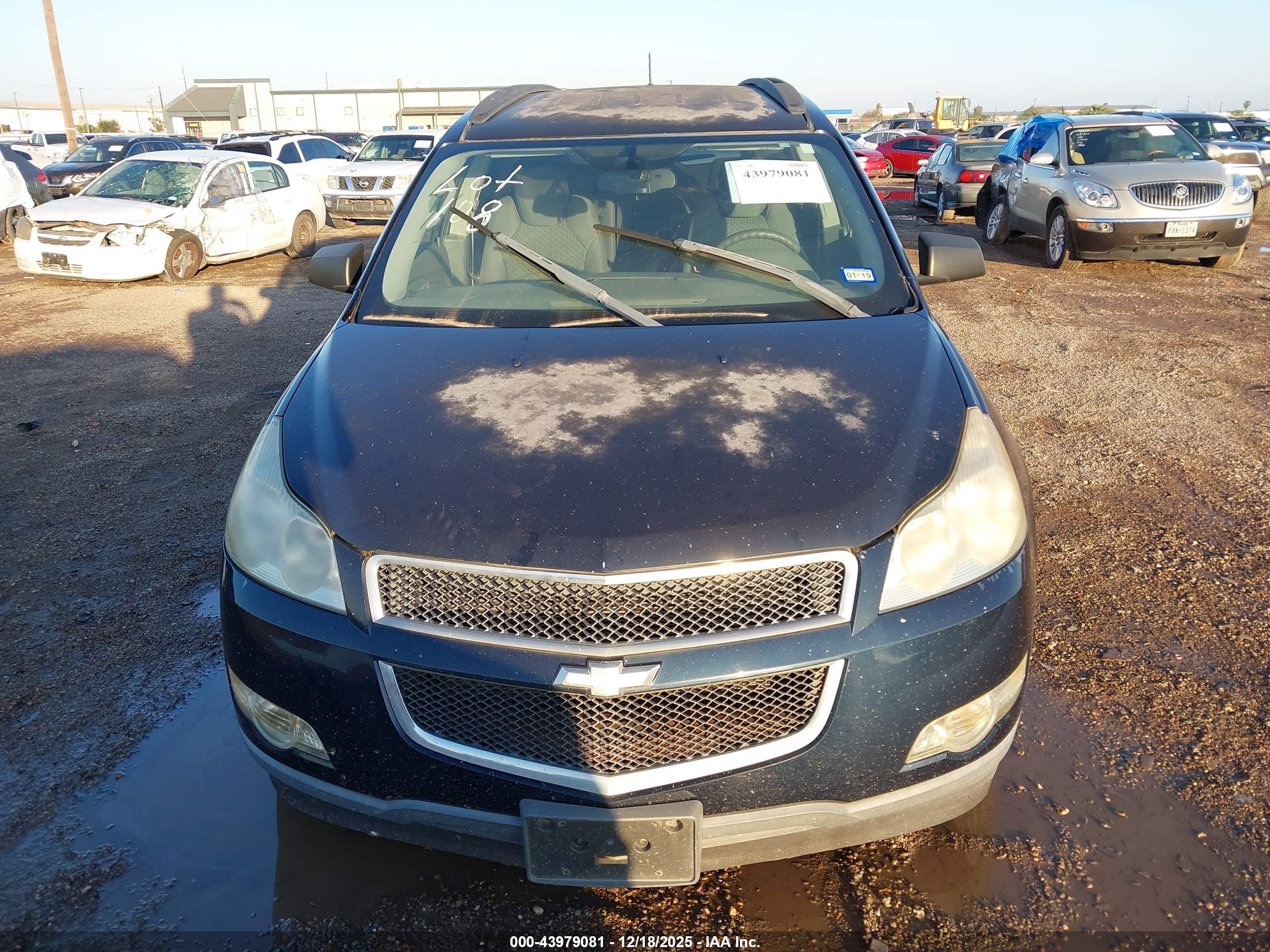 CHEVROLET TRAVERSE image 6