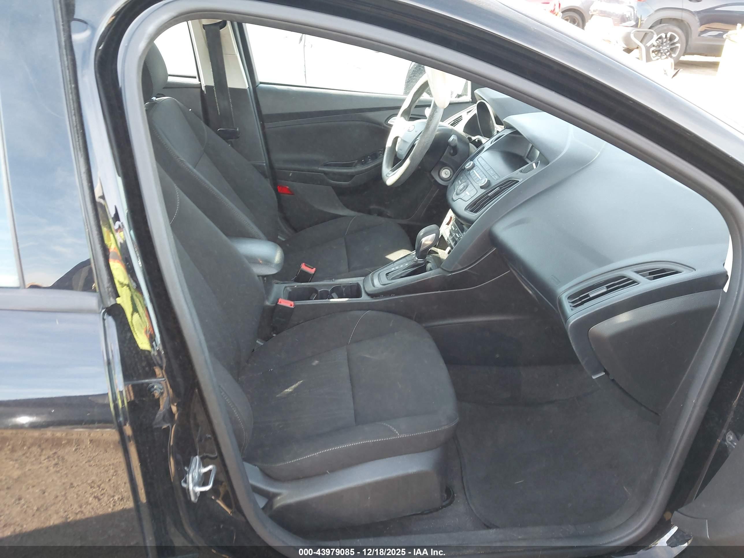FORD FOCUS image 5
