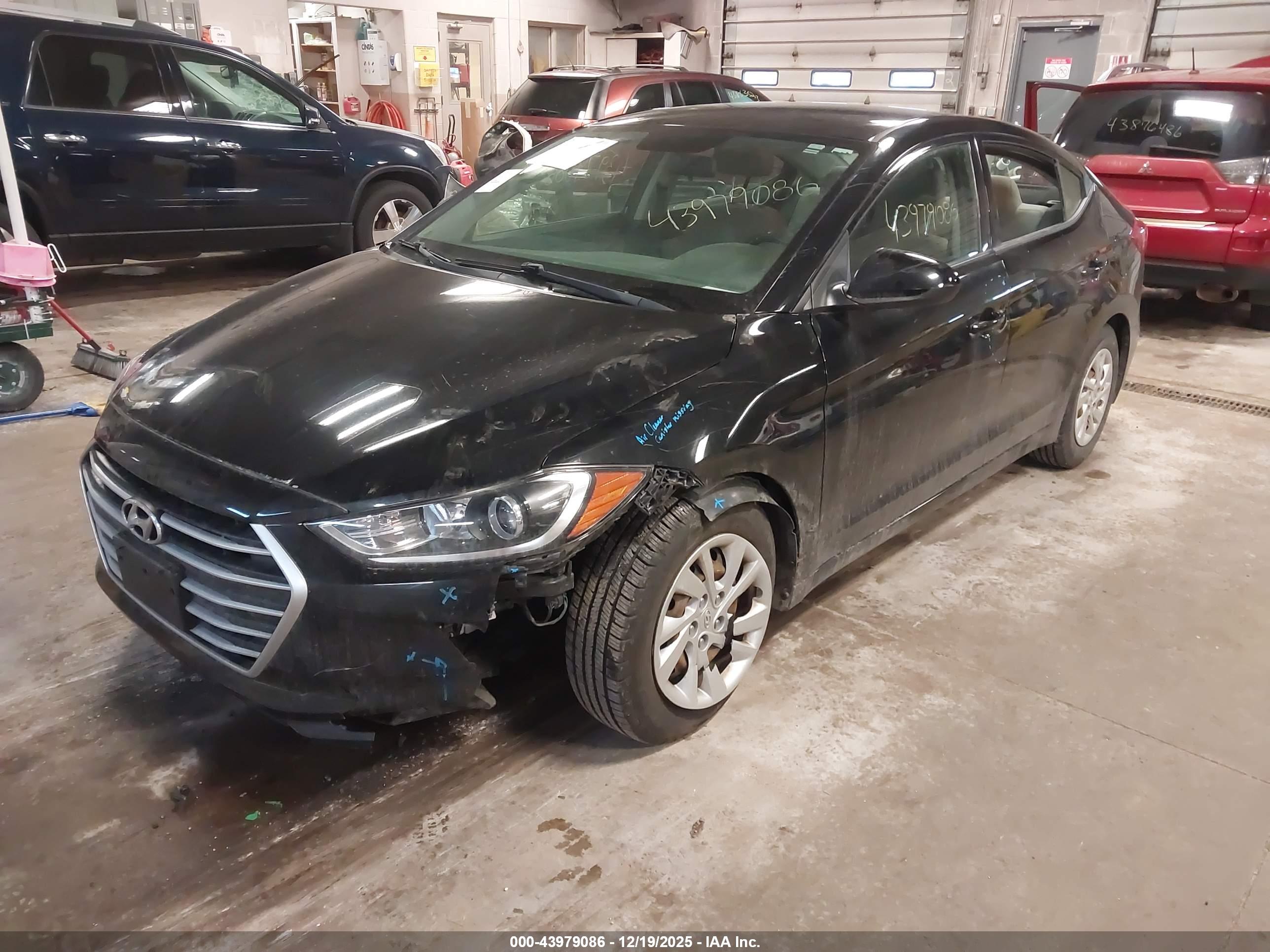 HYUNDAI ELANTRA image 2