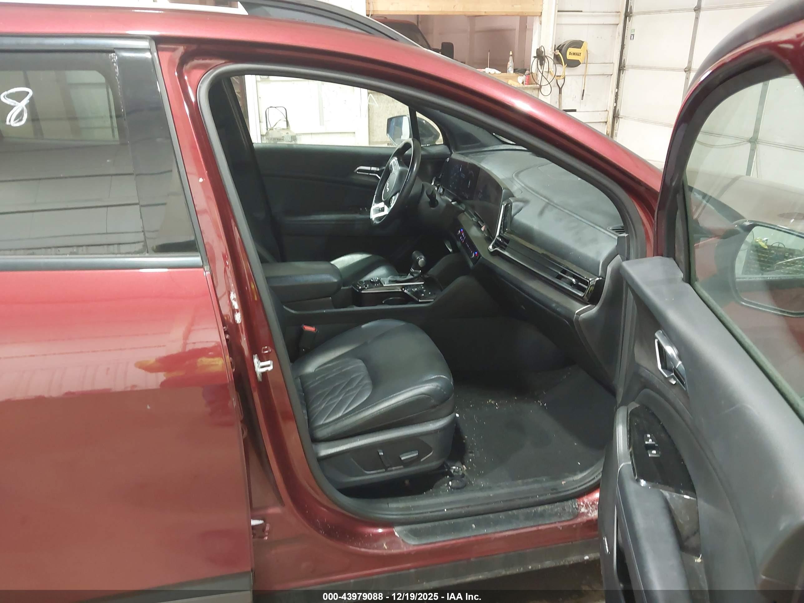 KIA SPORTAGE image 5