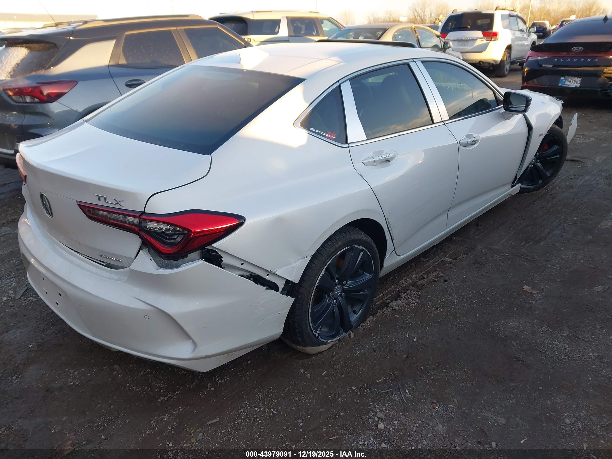 ACURA TLX image 4