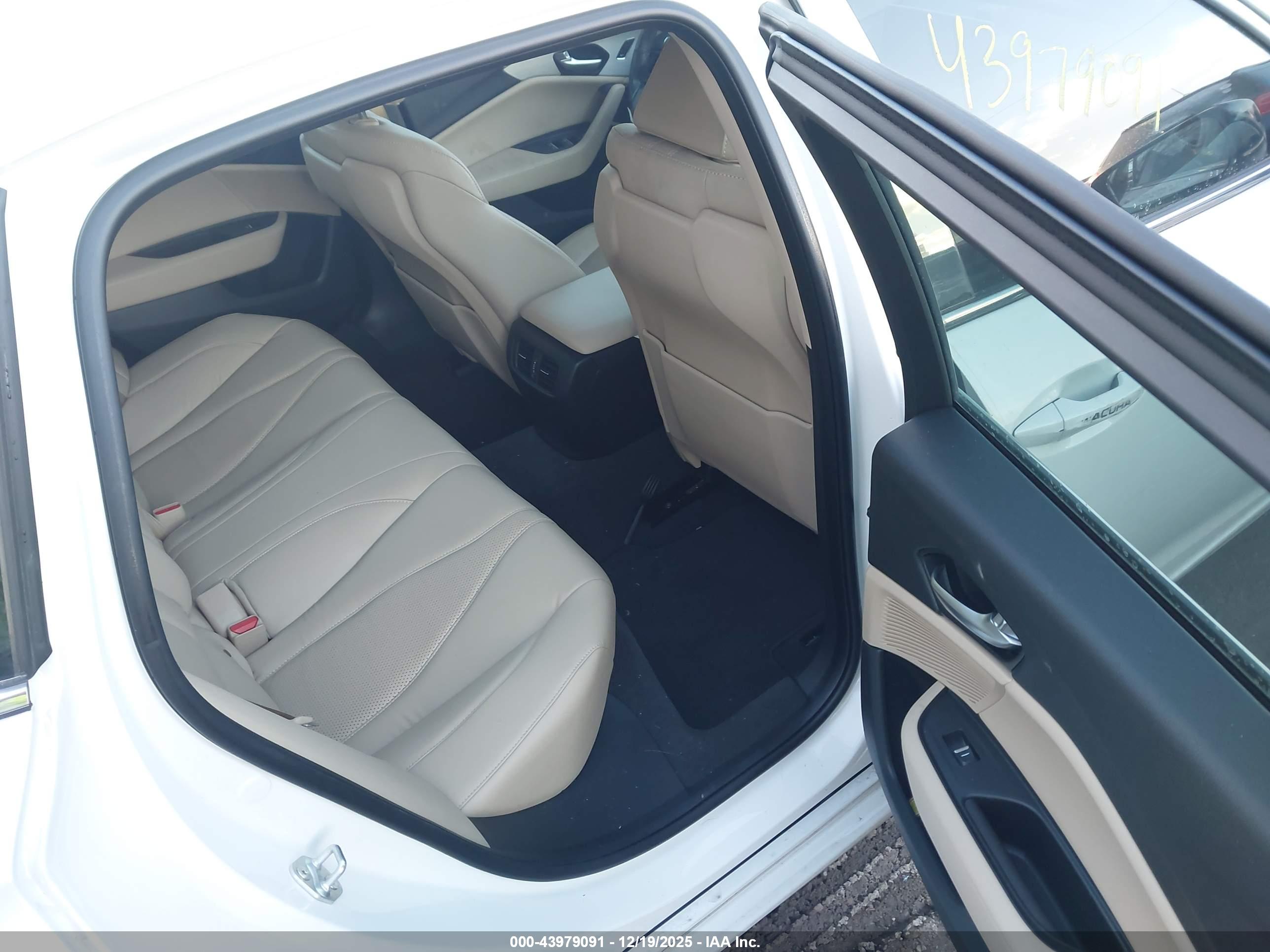ACURA TLX image 8