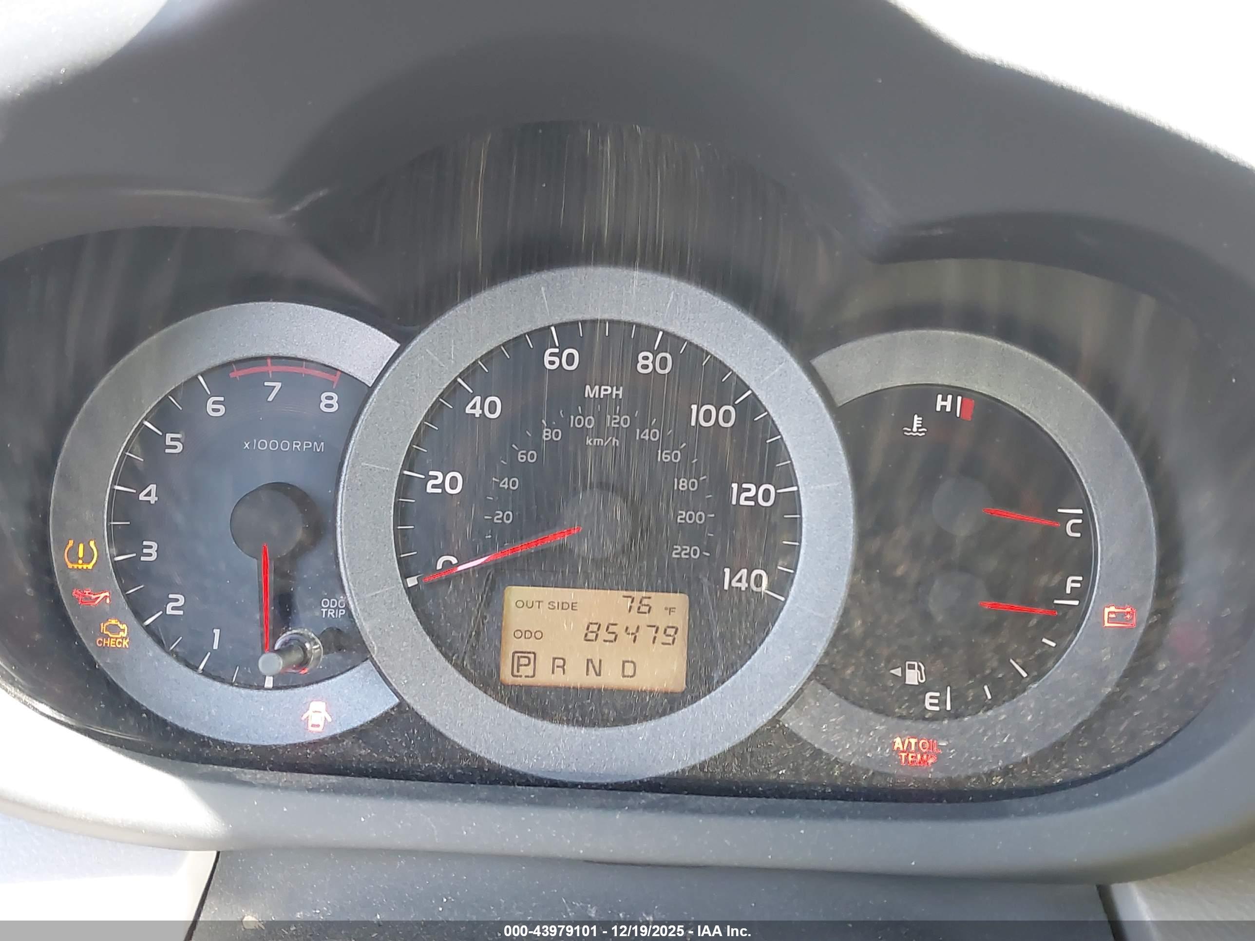 TOYOTA RAV4 image 7