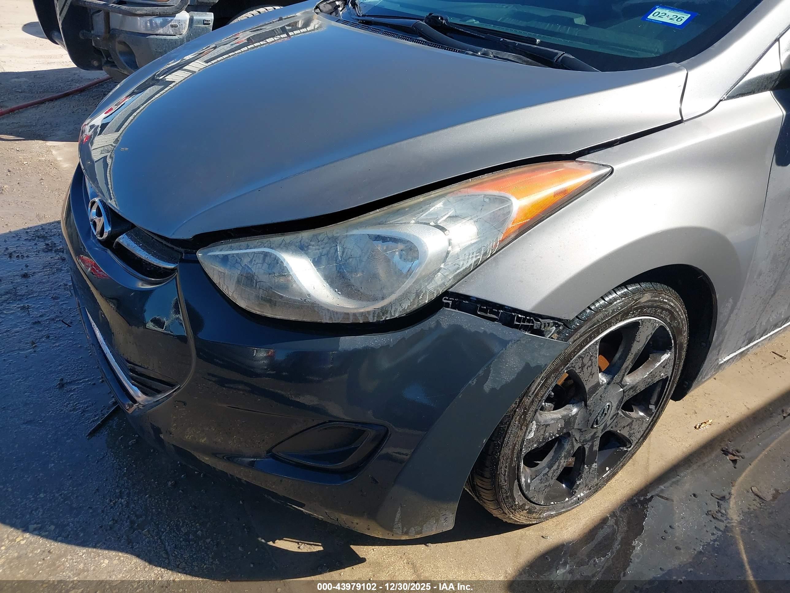 HYUNDAI ELANTRA image 6