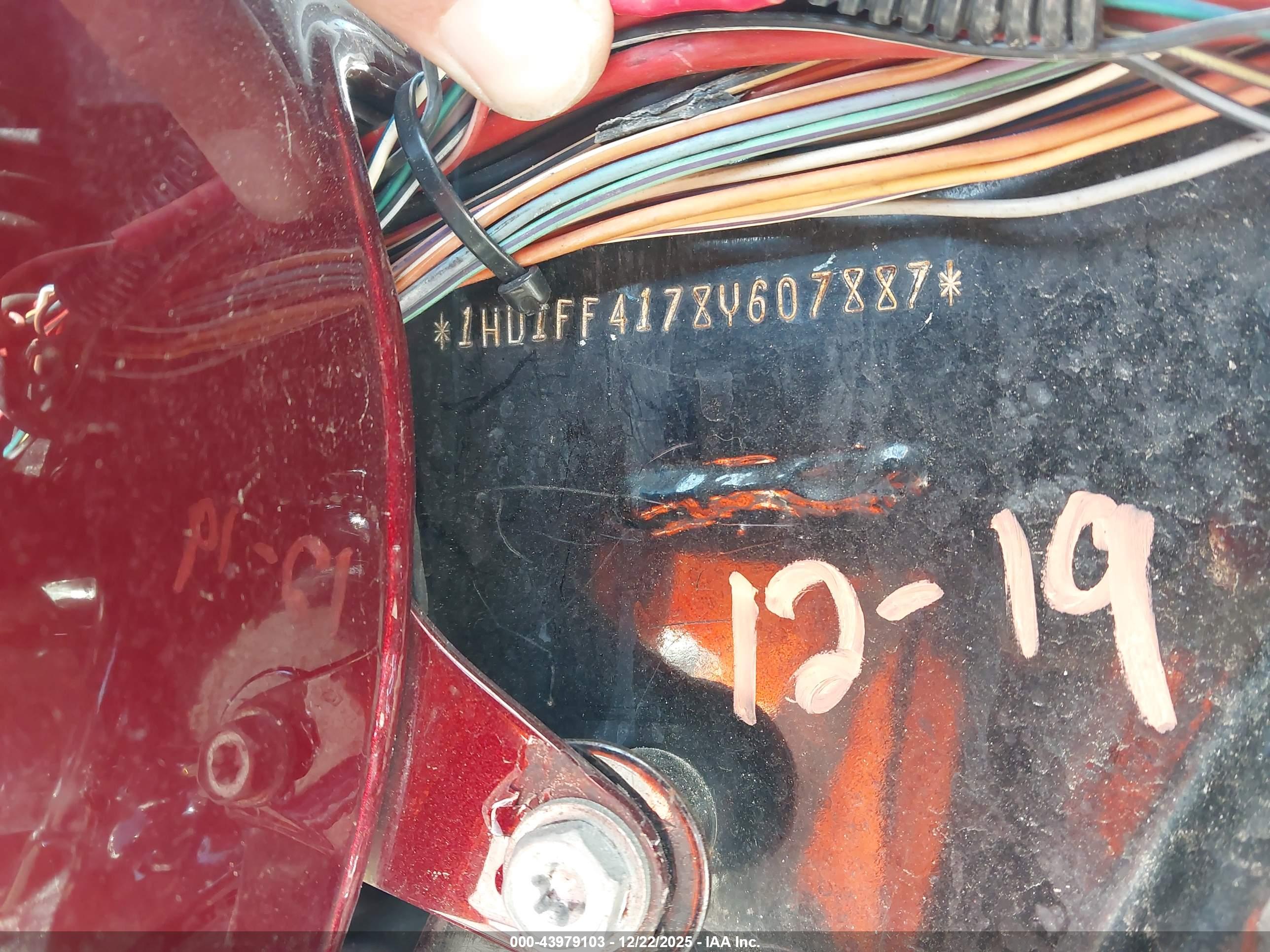 HARLEY-DAVIDSON FLHT image 10