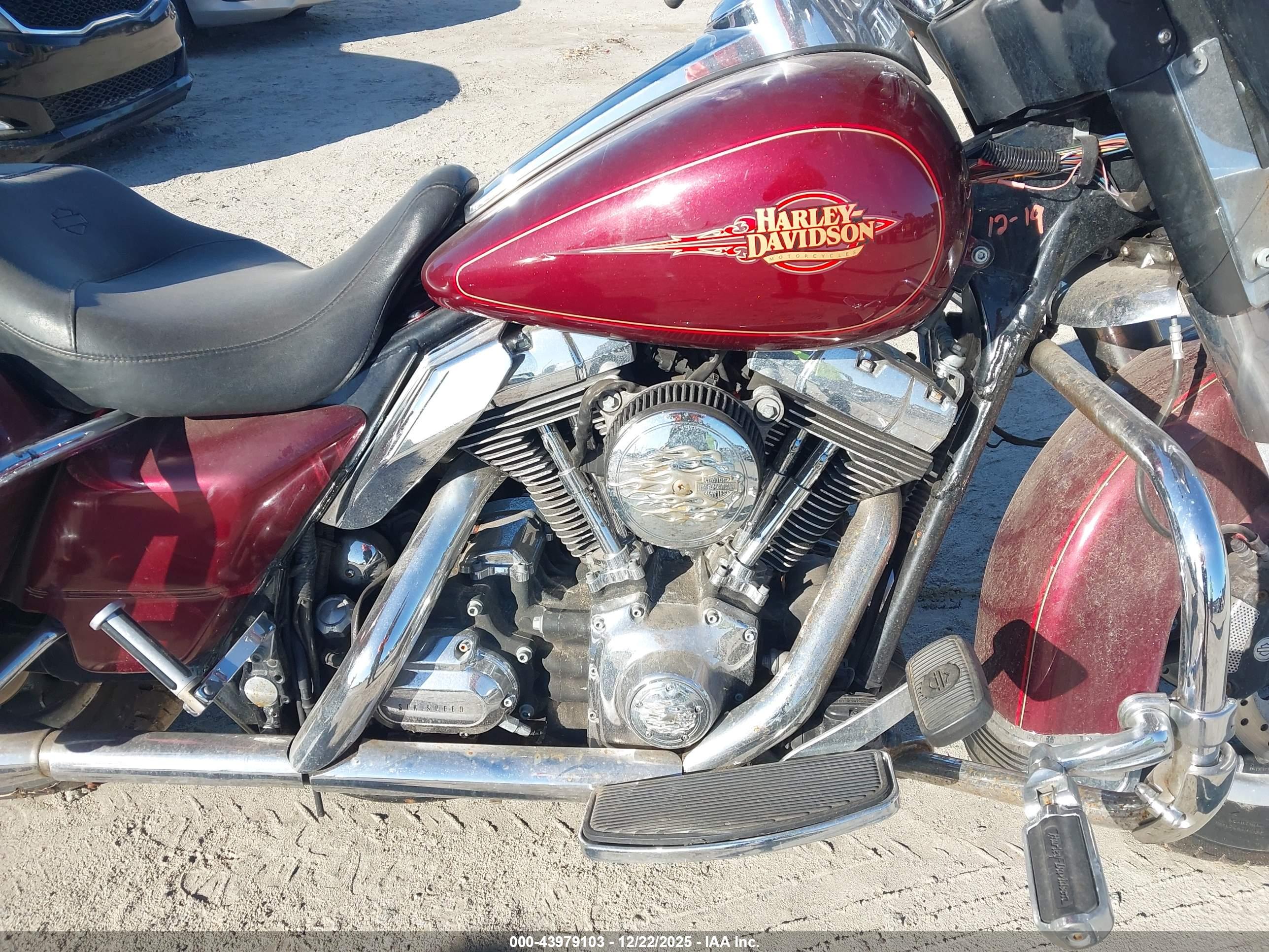 HARLEY-DAVIDSON FLHT image 8