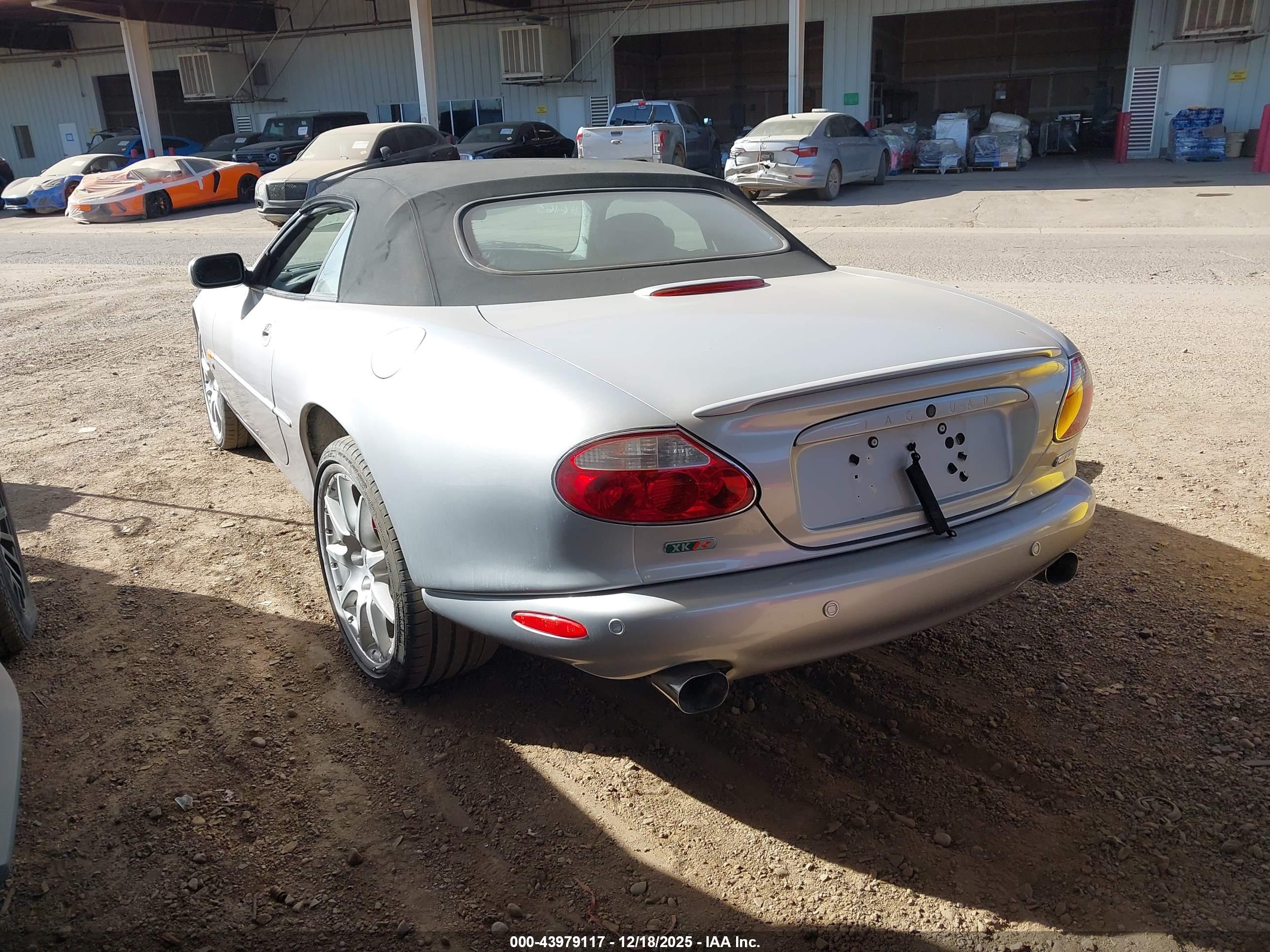 JAGUAR XKR image 3