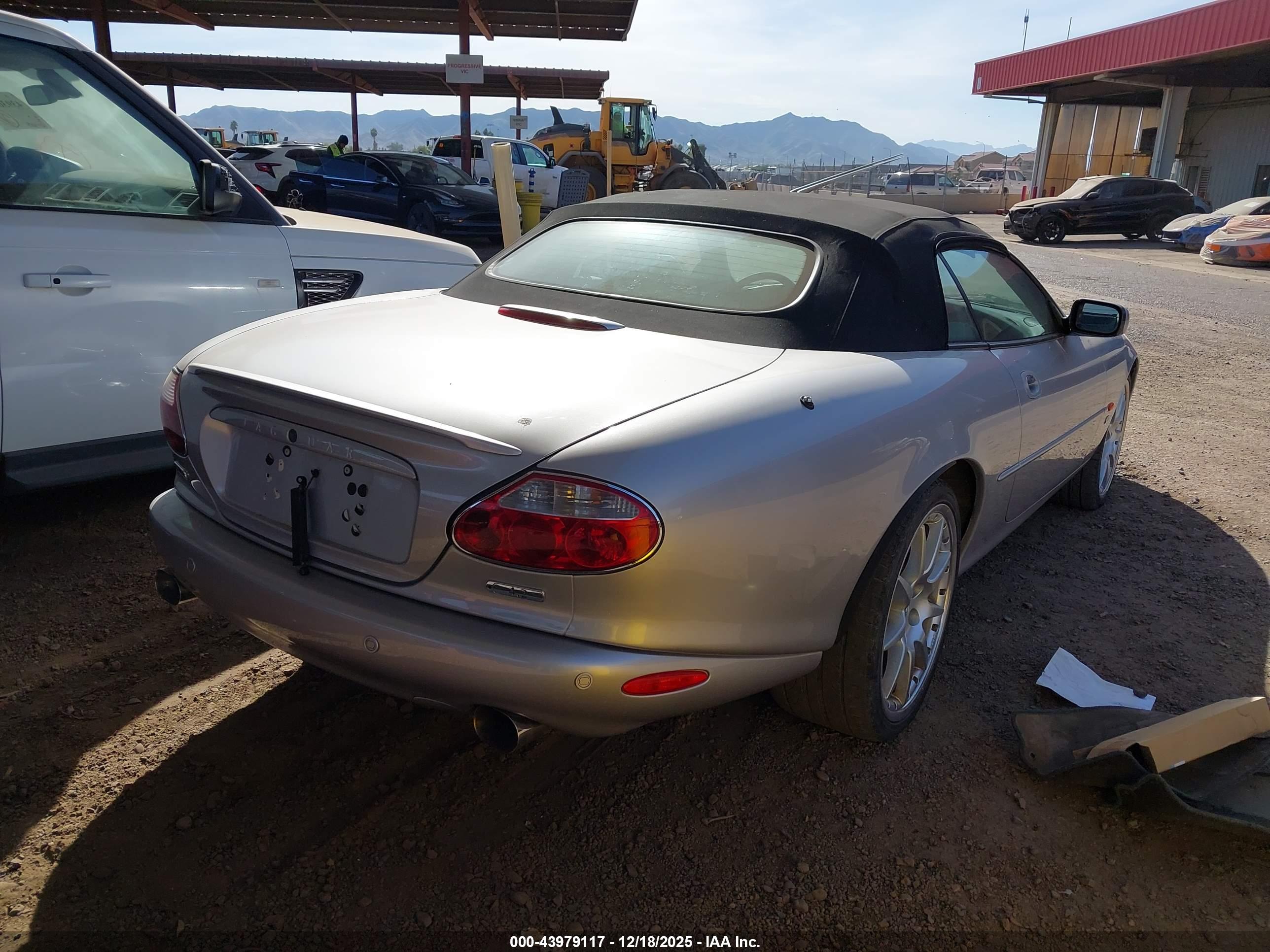 JAGUAR XKR image 4